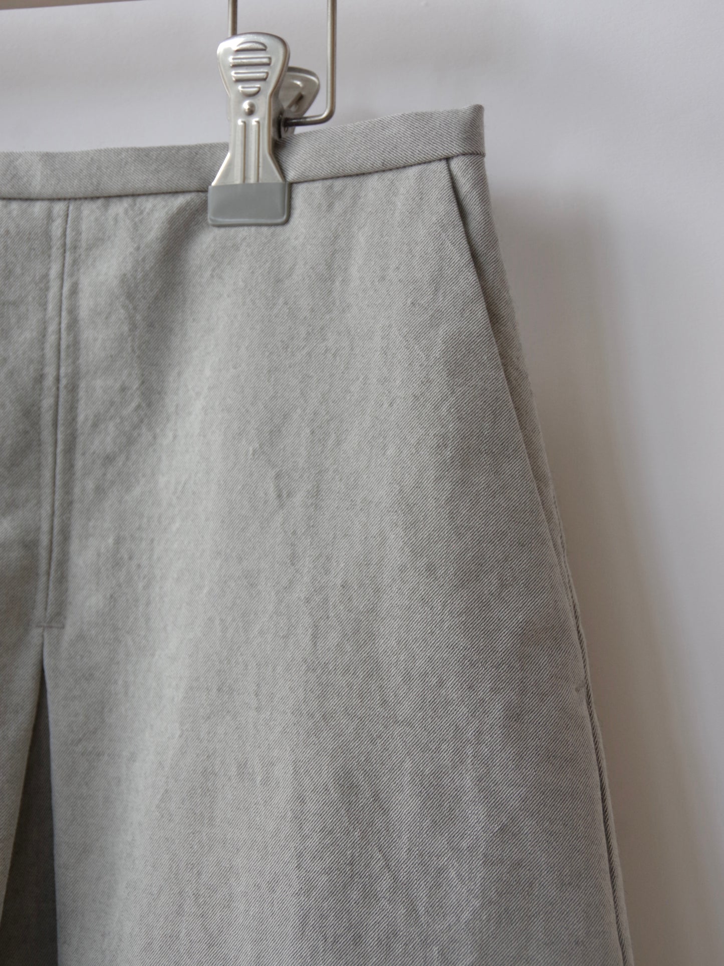 強撚ウールギャバ ボックスタック スカート | iki