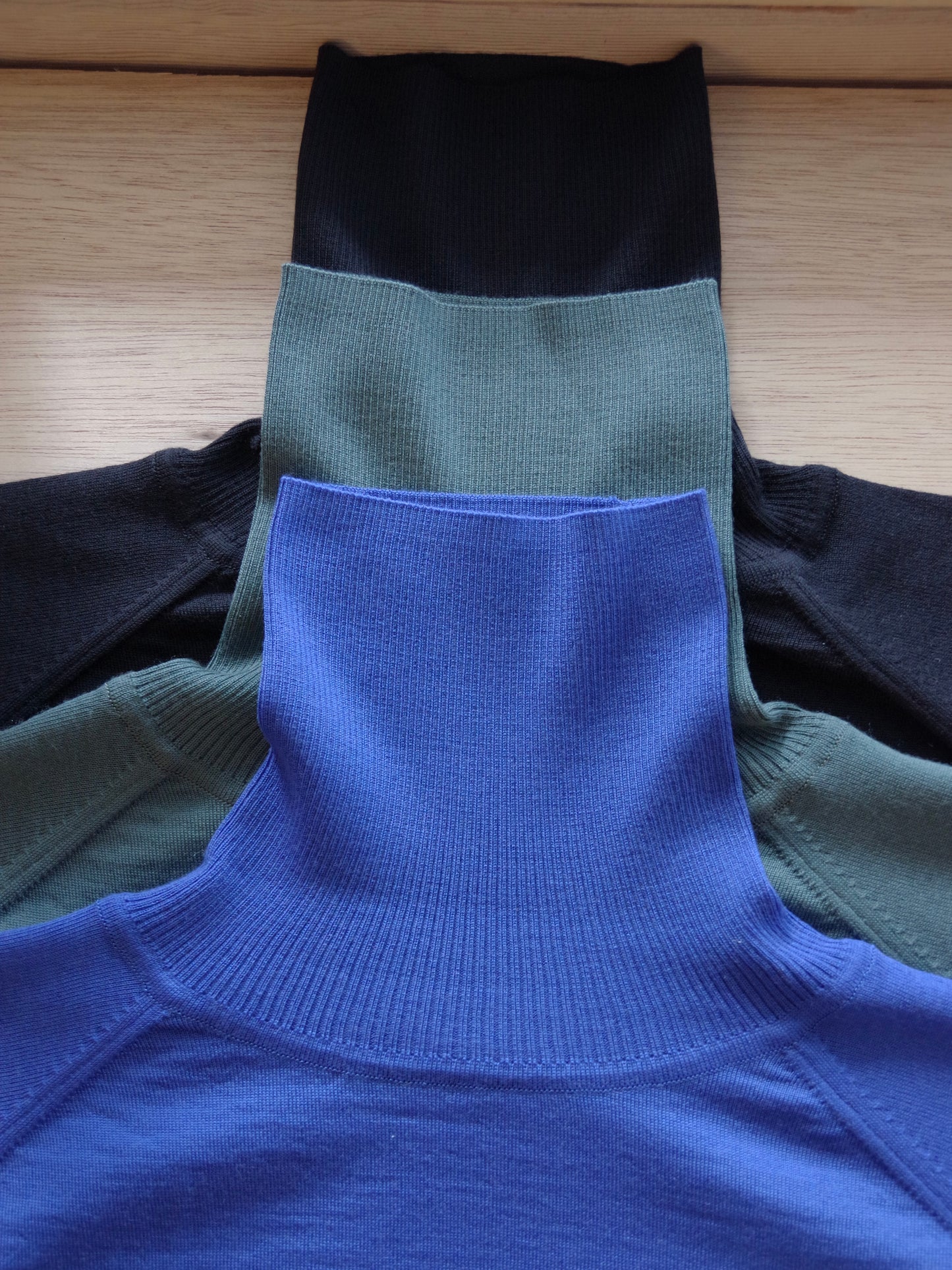 FF30タートルネックプルオーバー | yuni