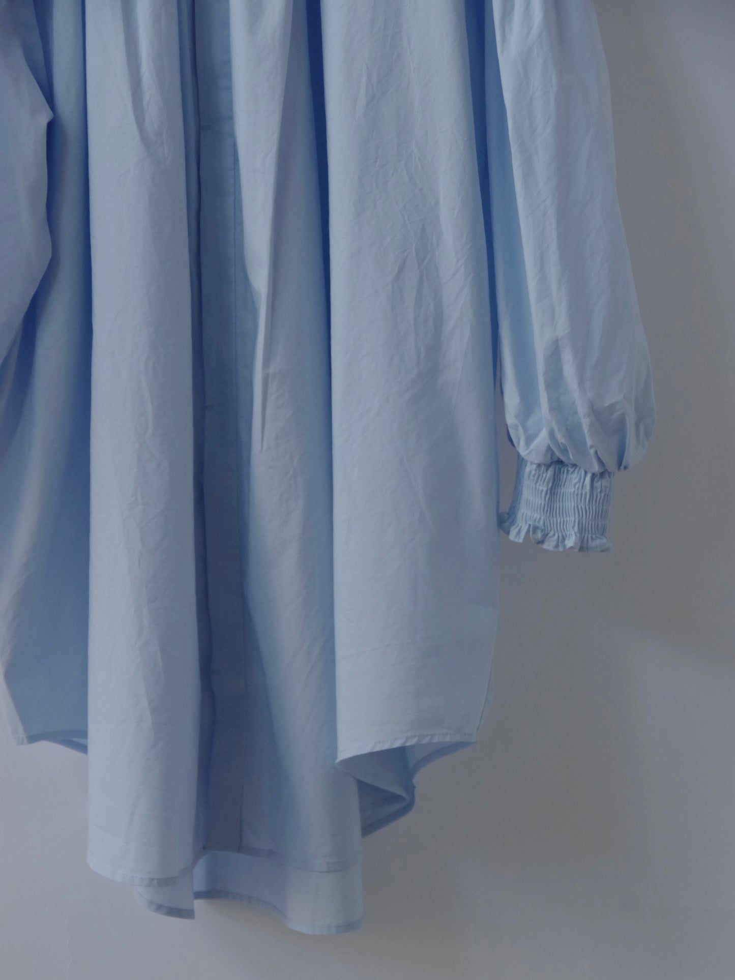 ナチュラルタイプライターロングスリーブトリプルシャーリングブラウス | UNIVERSAL TISSU