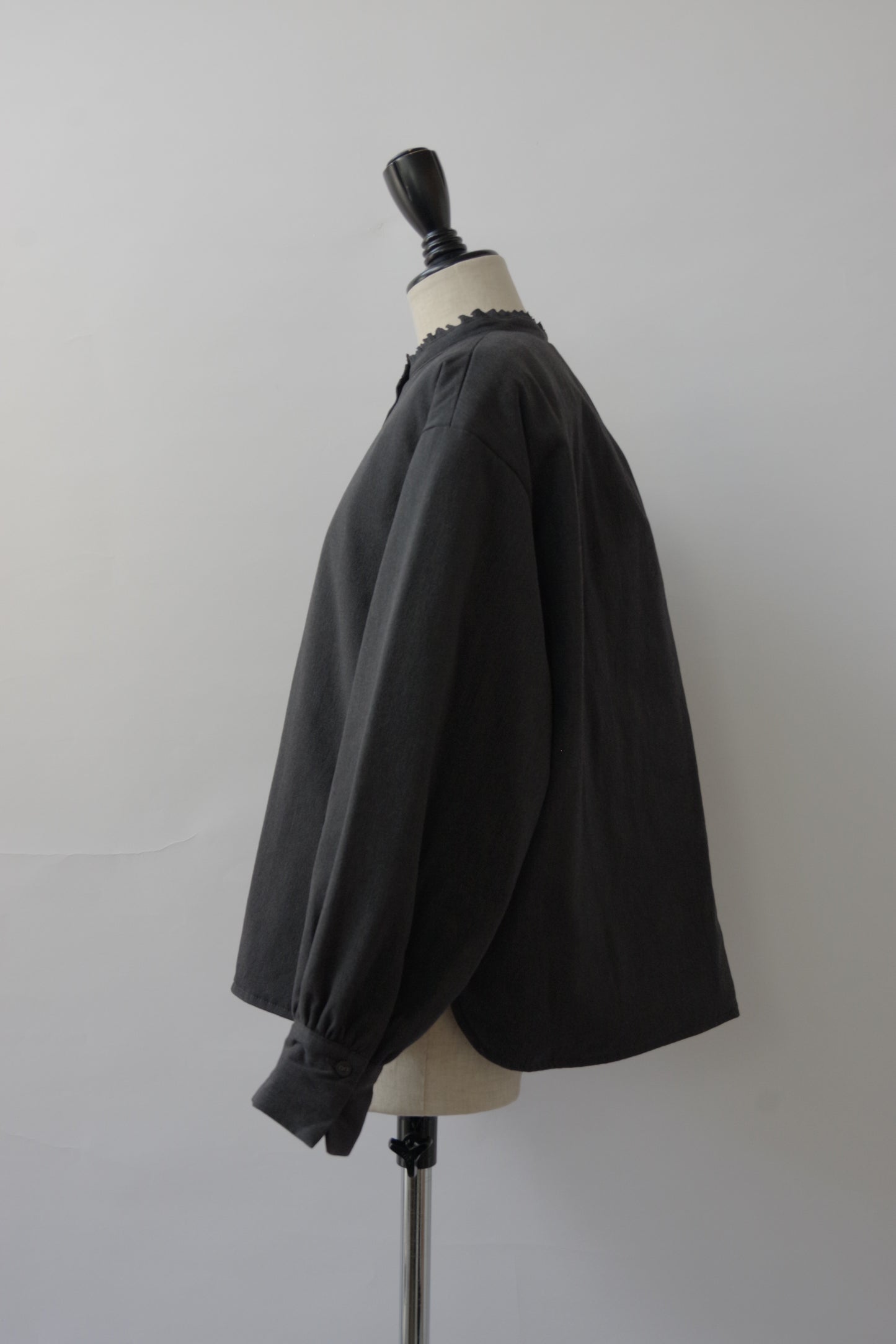 TINY FRILL COLLAR FILLING SHIRT JACKET | Gauze