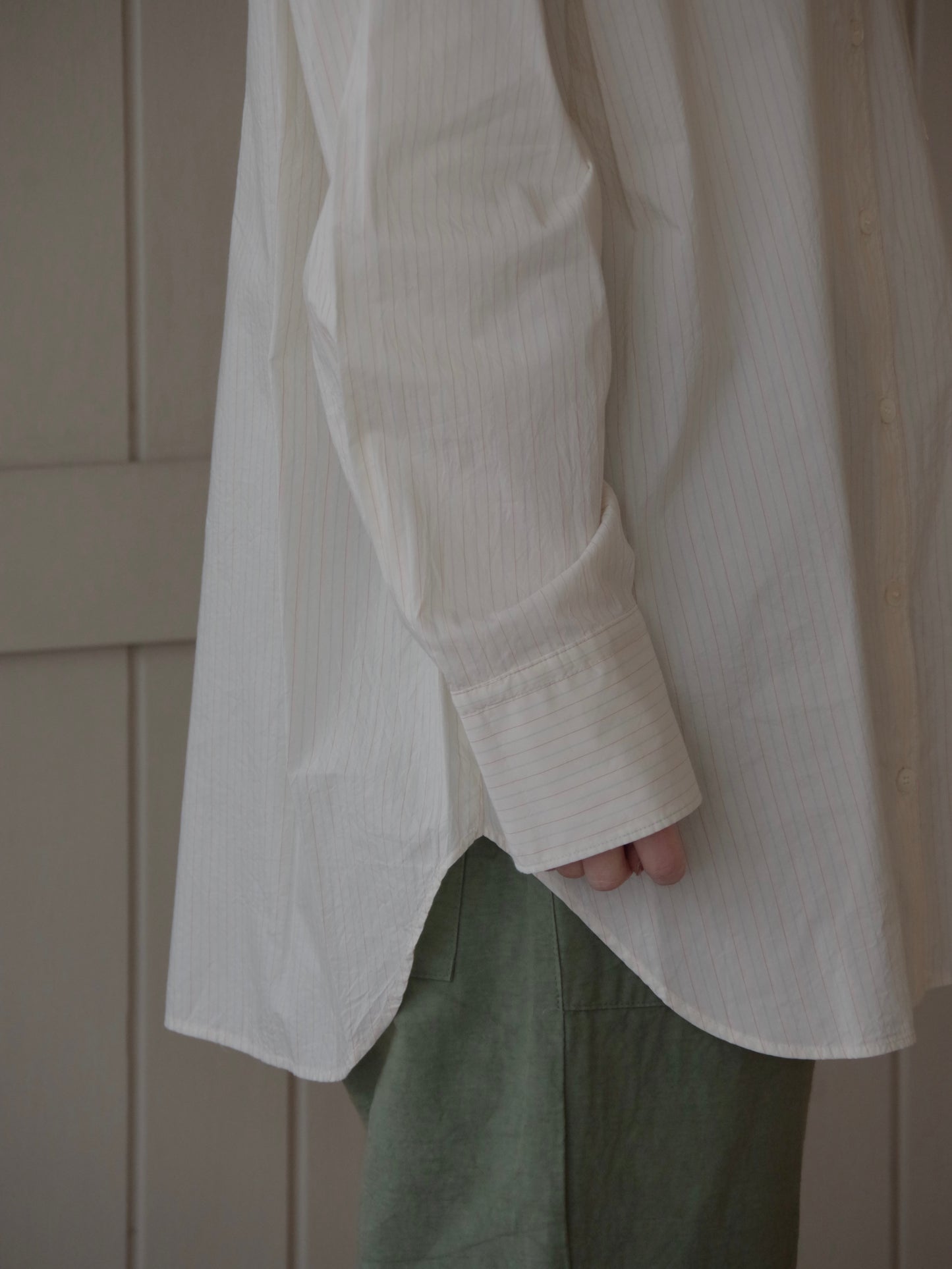 コットンシルク ストライプ moe sleeves バックリボン シャツ | yuni