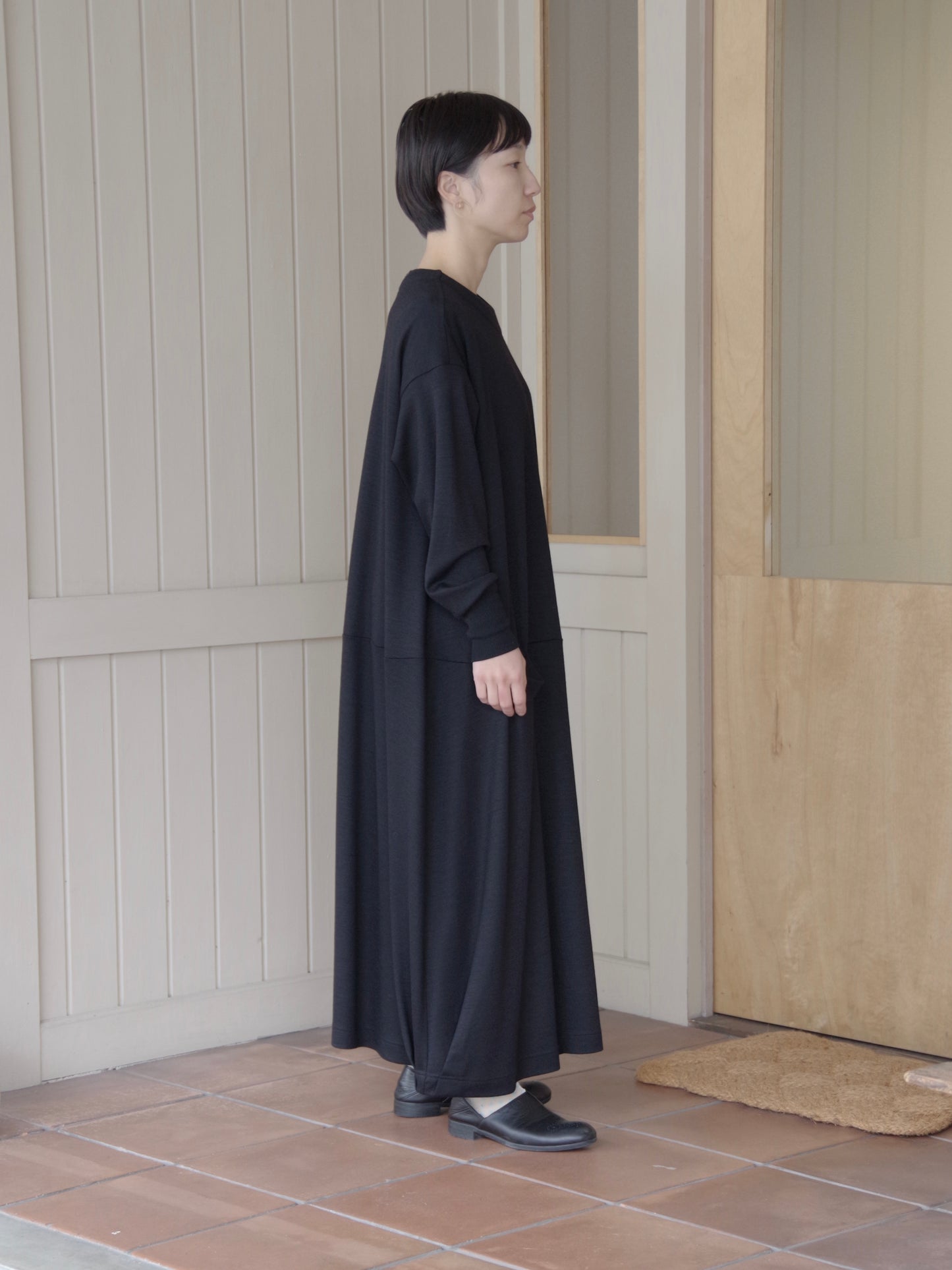 スムースウールコクーンワンピース | atelier naruse