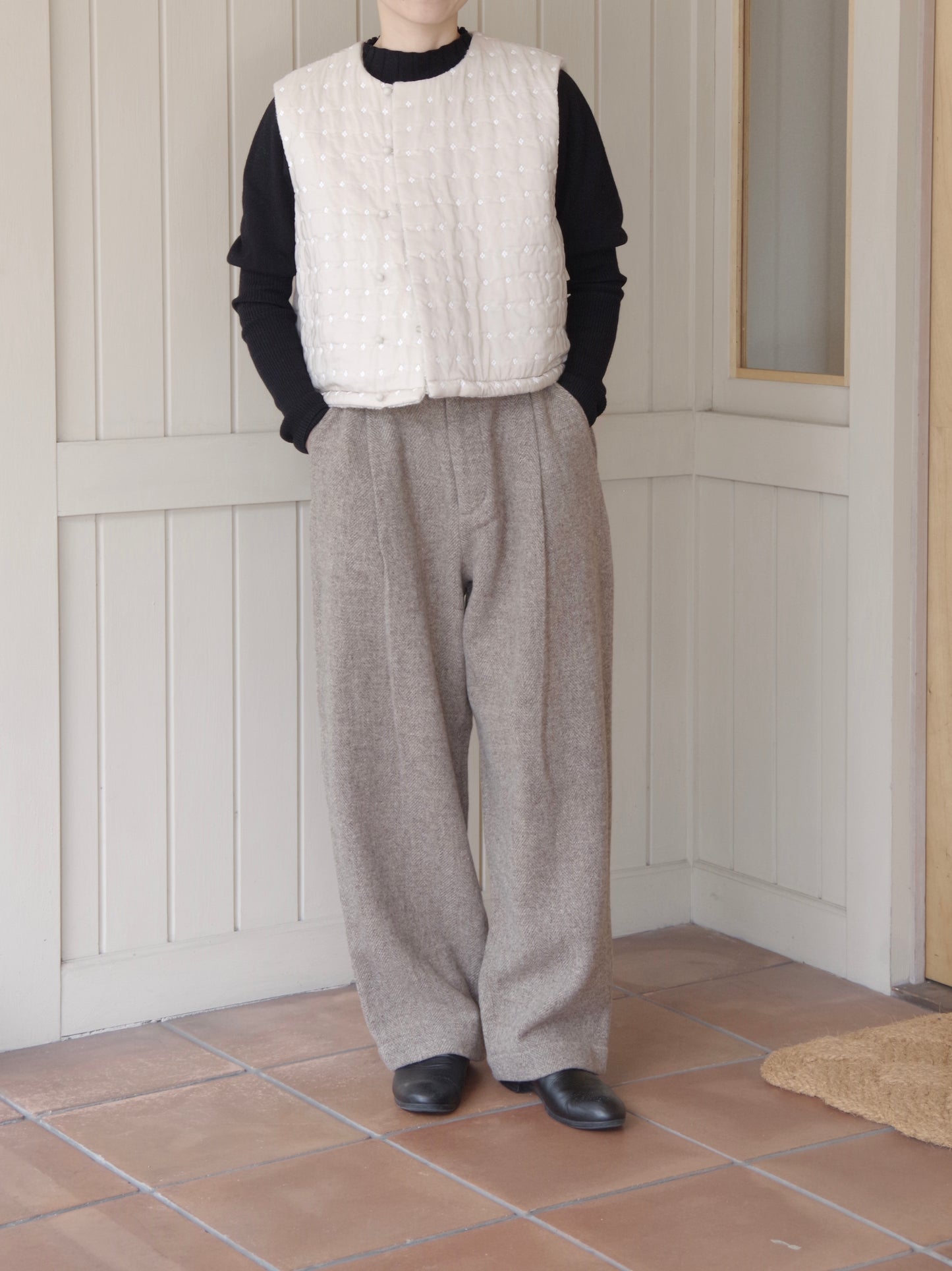 flower dot quilt jacquard ショートリバーシブルベスト | qiri