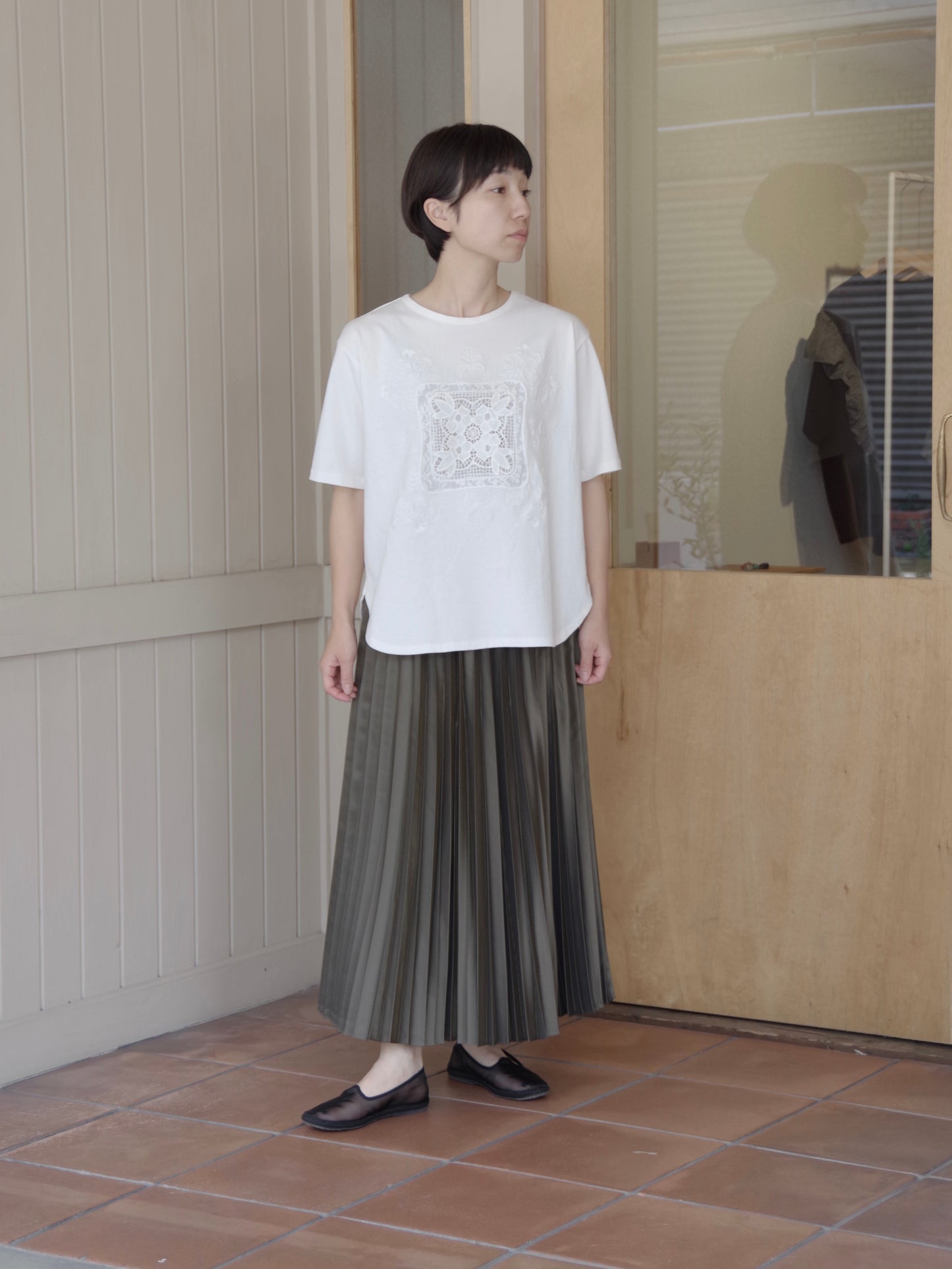 Polyester twill half way accordion pleated skir | itochi