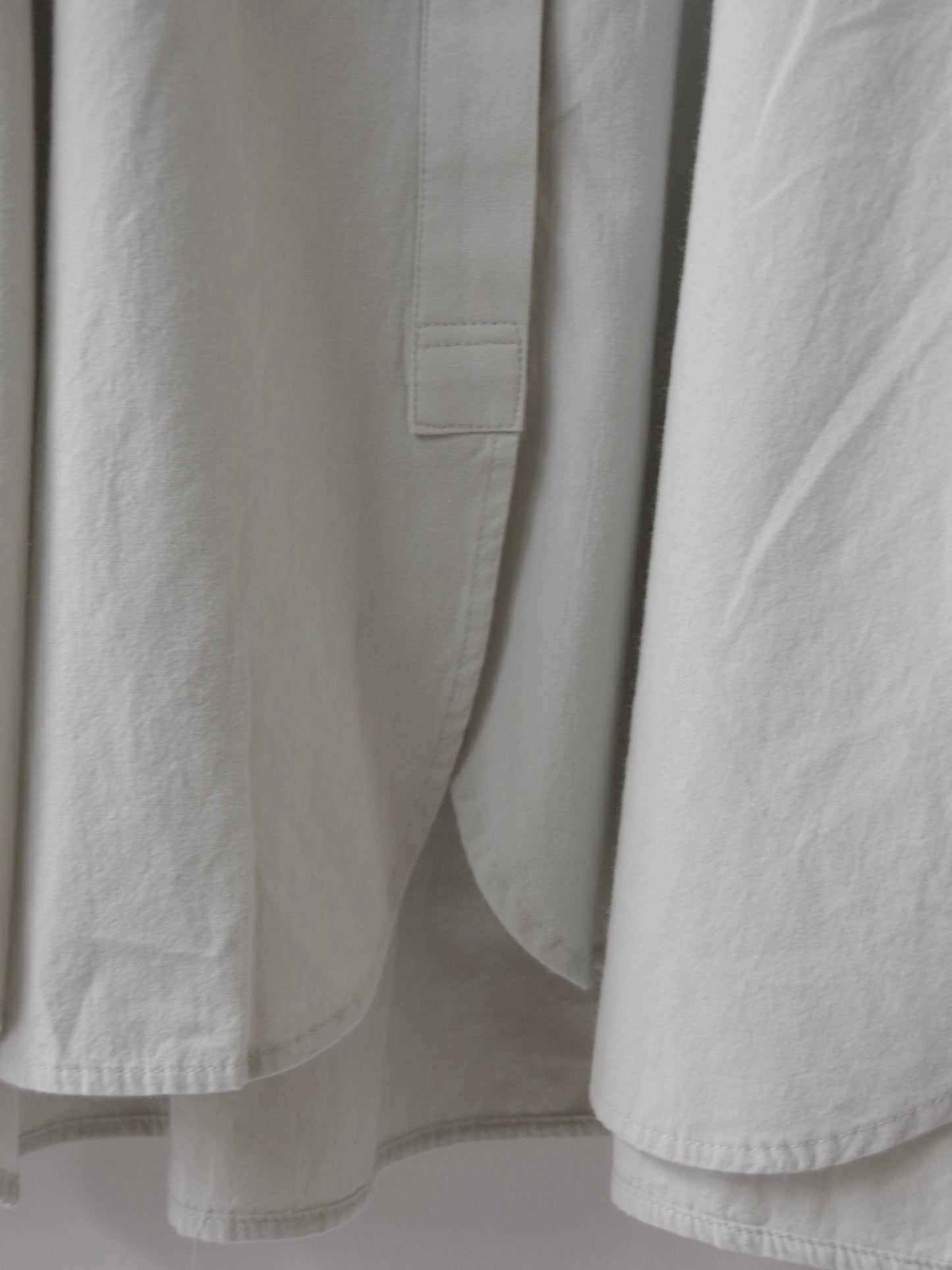 高密度ヴィンテージブロードフリル比翼ブラウス | Hands of creation