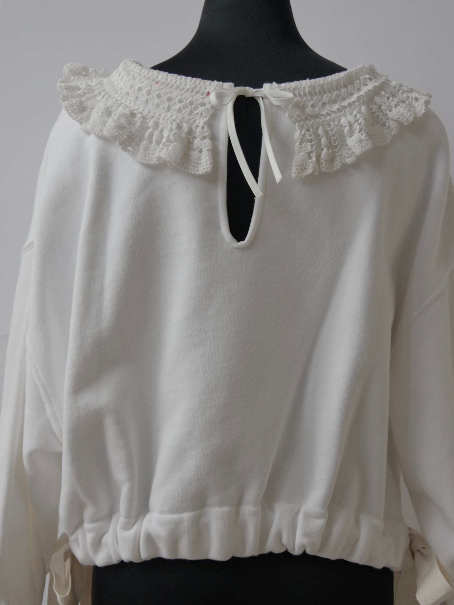 アンティークレース×裏毛 ショートプルオーバー MO-24-CT001 | motley