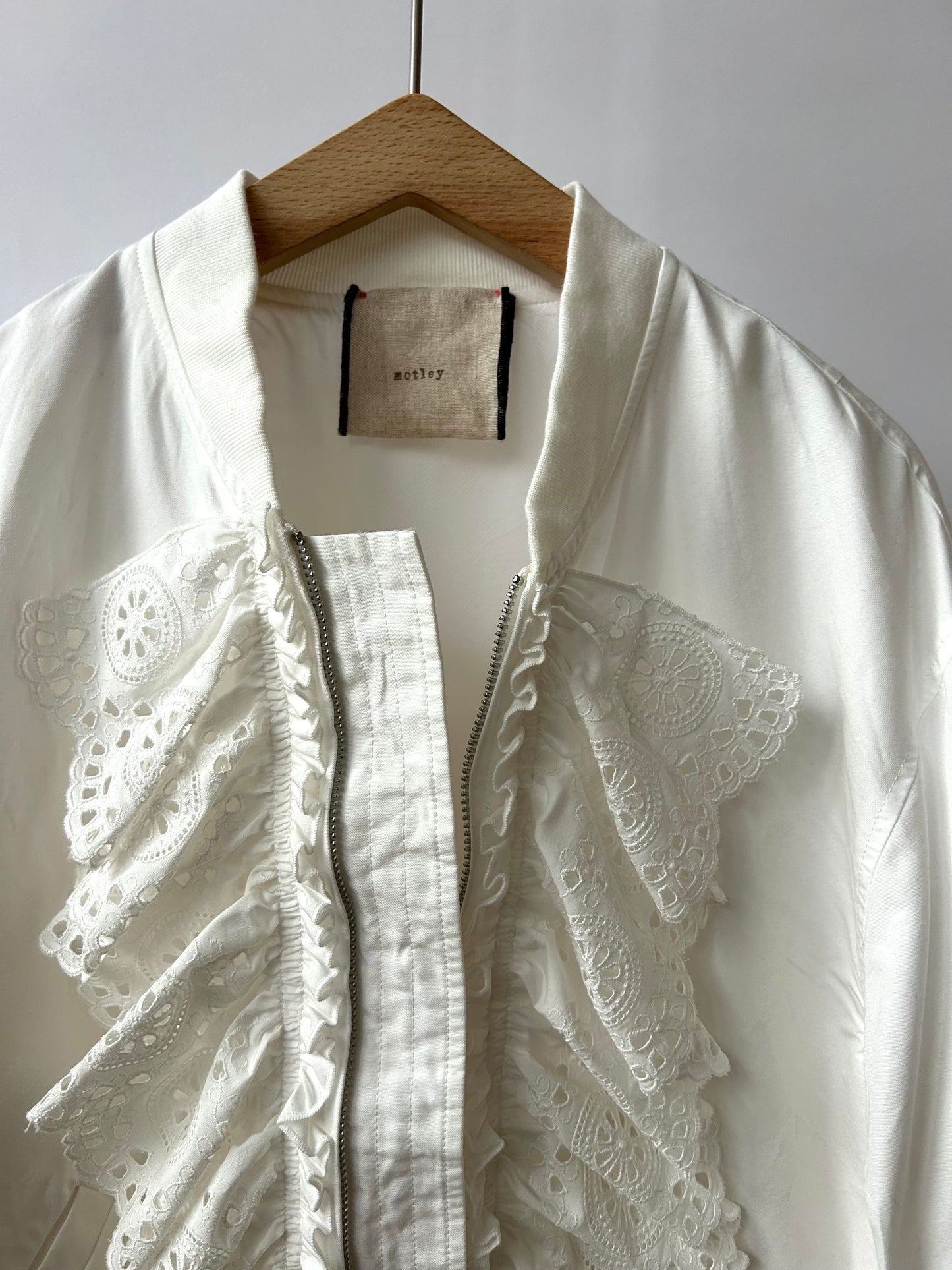 レースフリルブルゾン MO-25-BZ-012 | motley