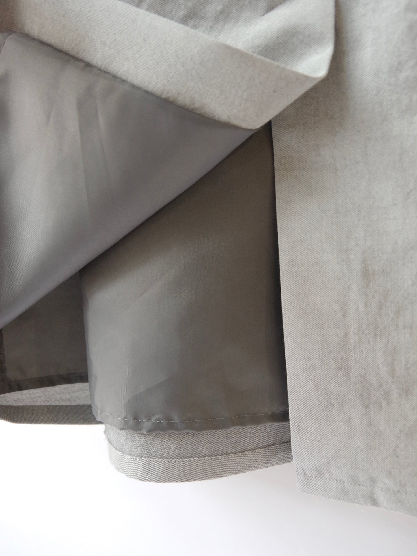 強撚ウールギャバ ボックスタック スカート | iki