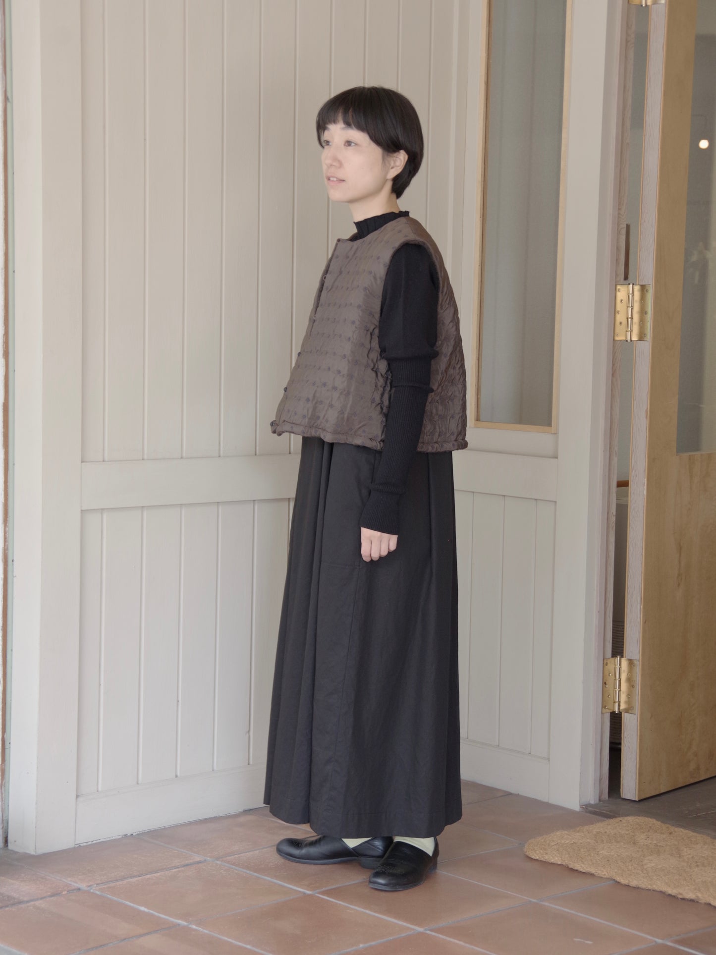 flower dot quilt jacquard ショートリバーシブルベスト | qiri