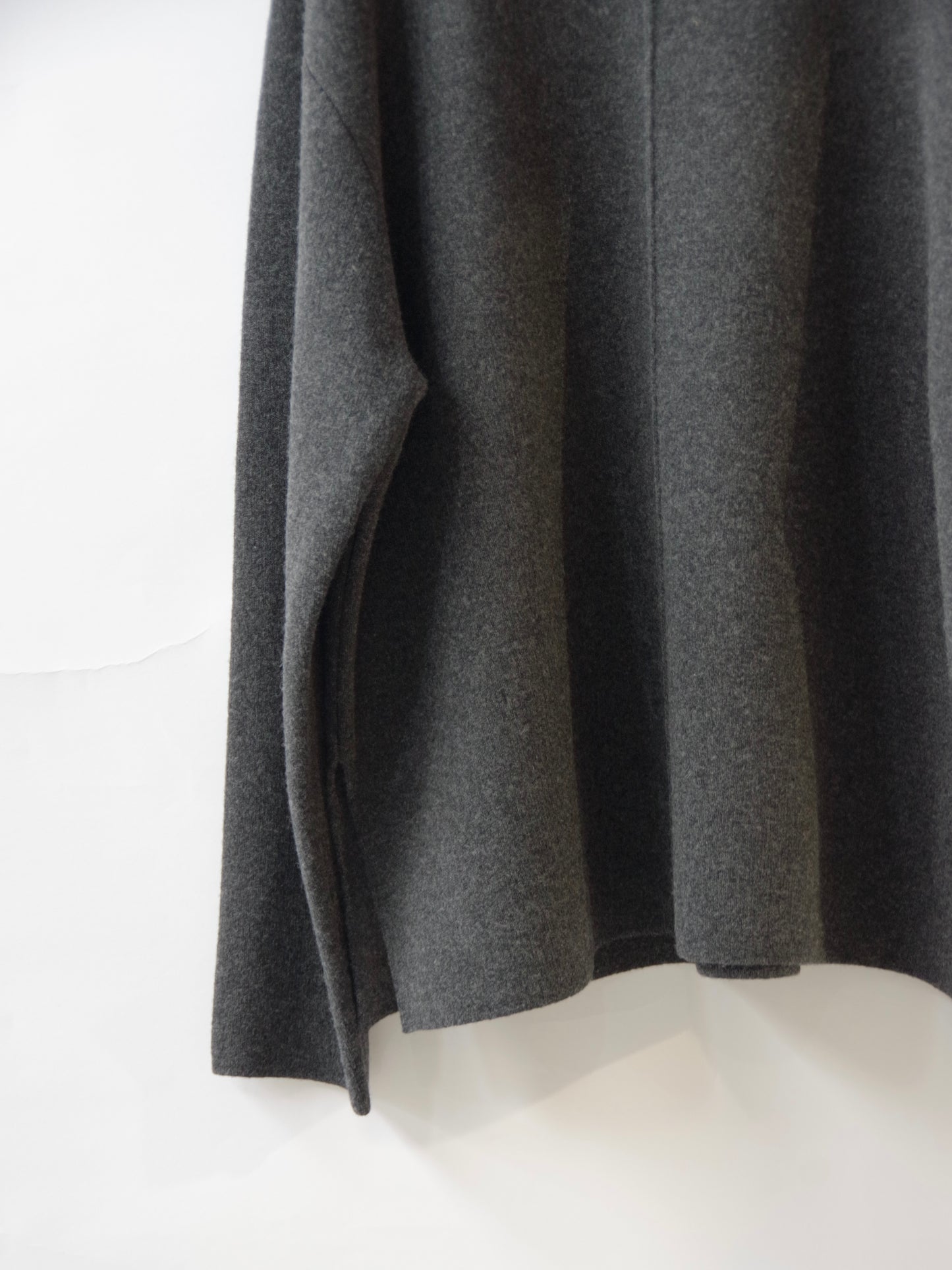 New England smoot  moesleevesプルオーバー | yuni