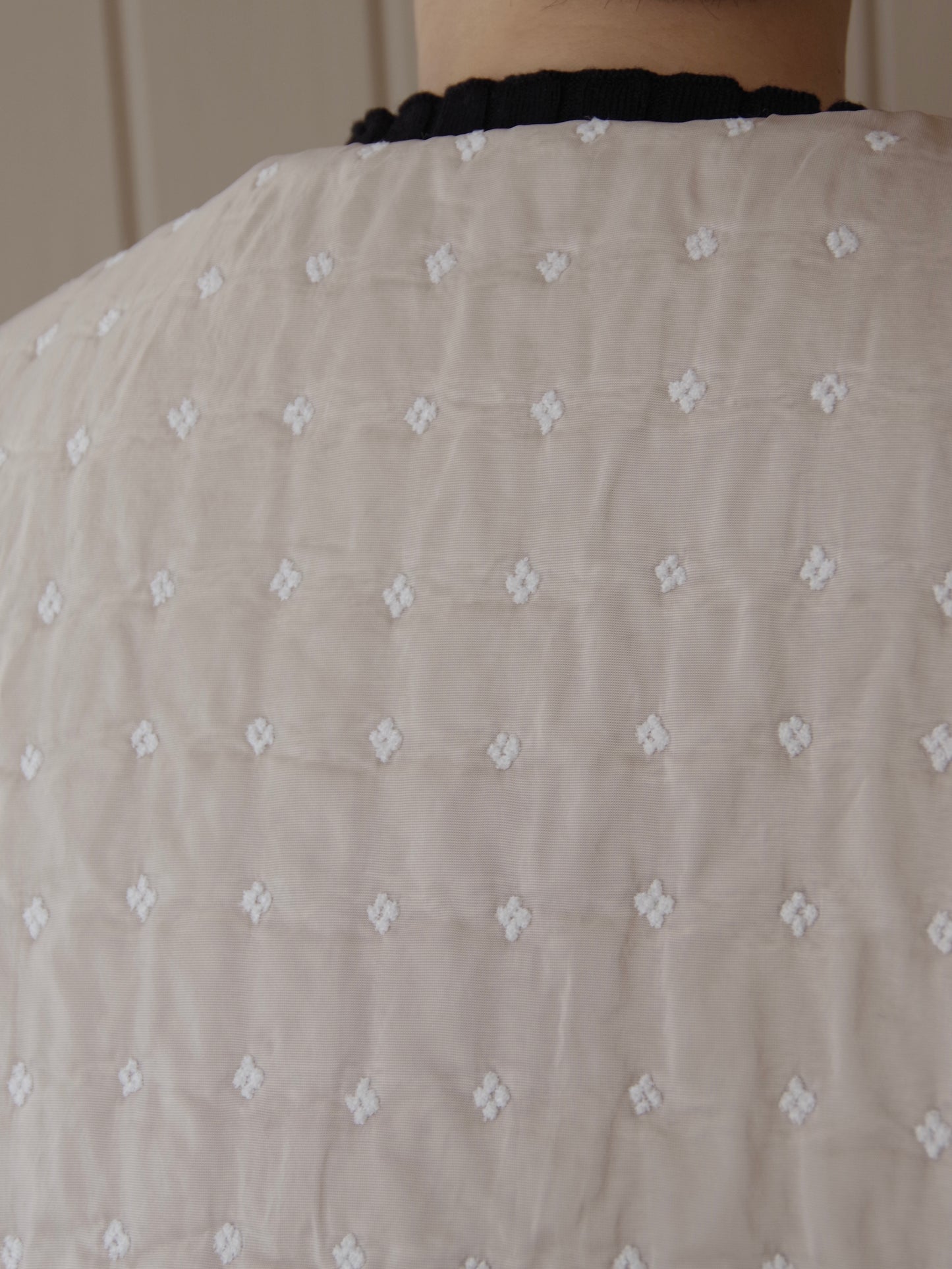 flower dot quilt jacquard ショートリバーシブルベスト | qiri