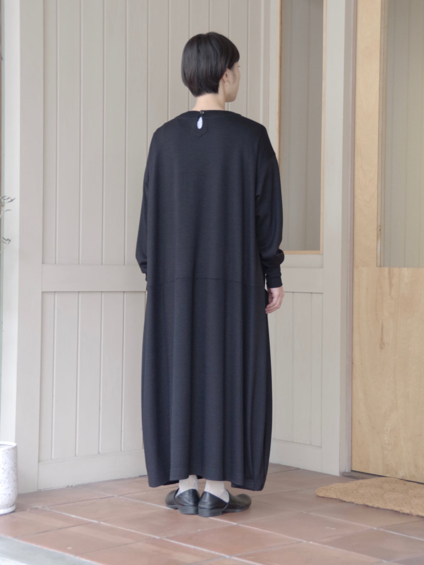 スムースウールコクーンワンピース | atelier naruse