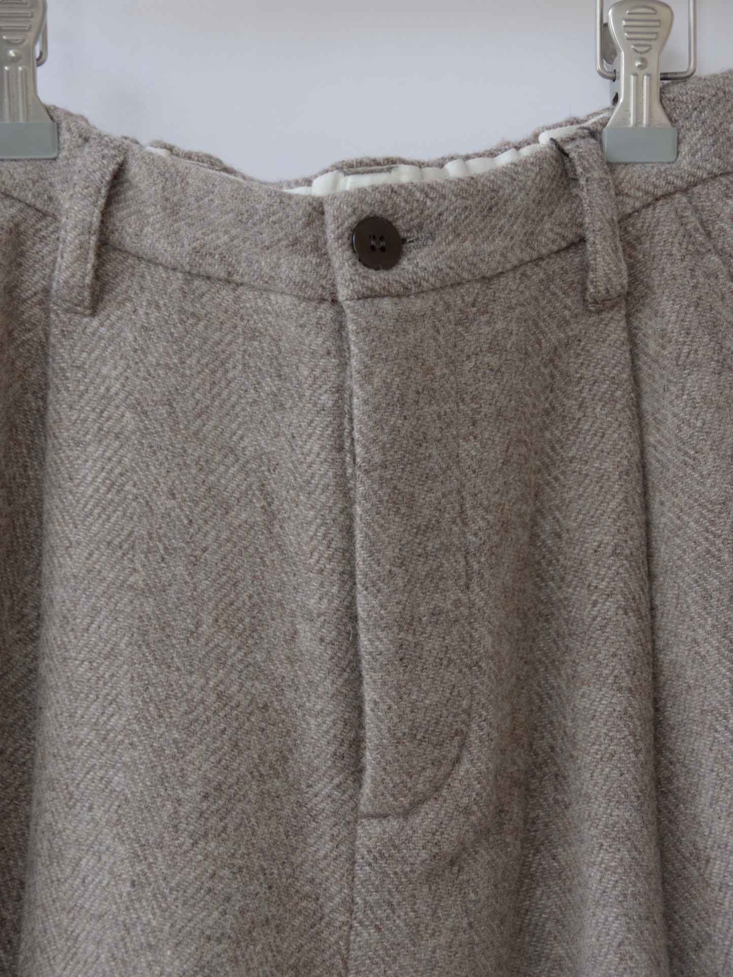 オリジナルウールへリンボンタックストレートパンツ |  TISSU