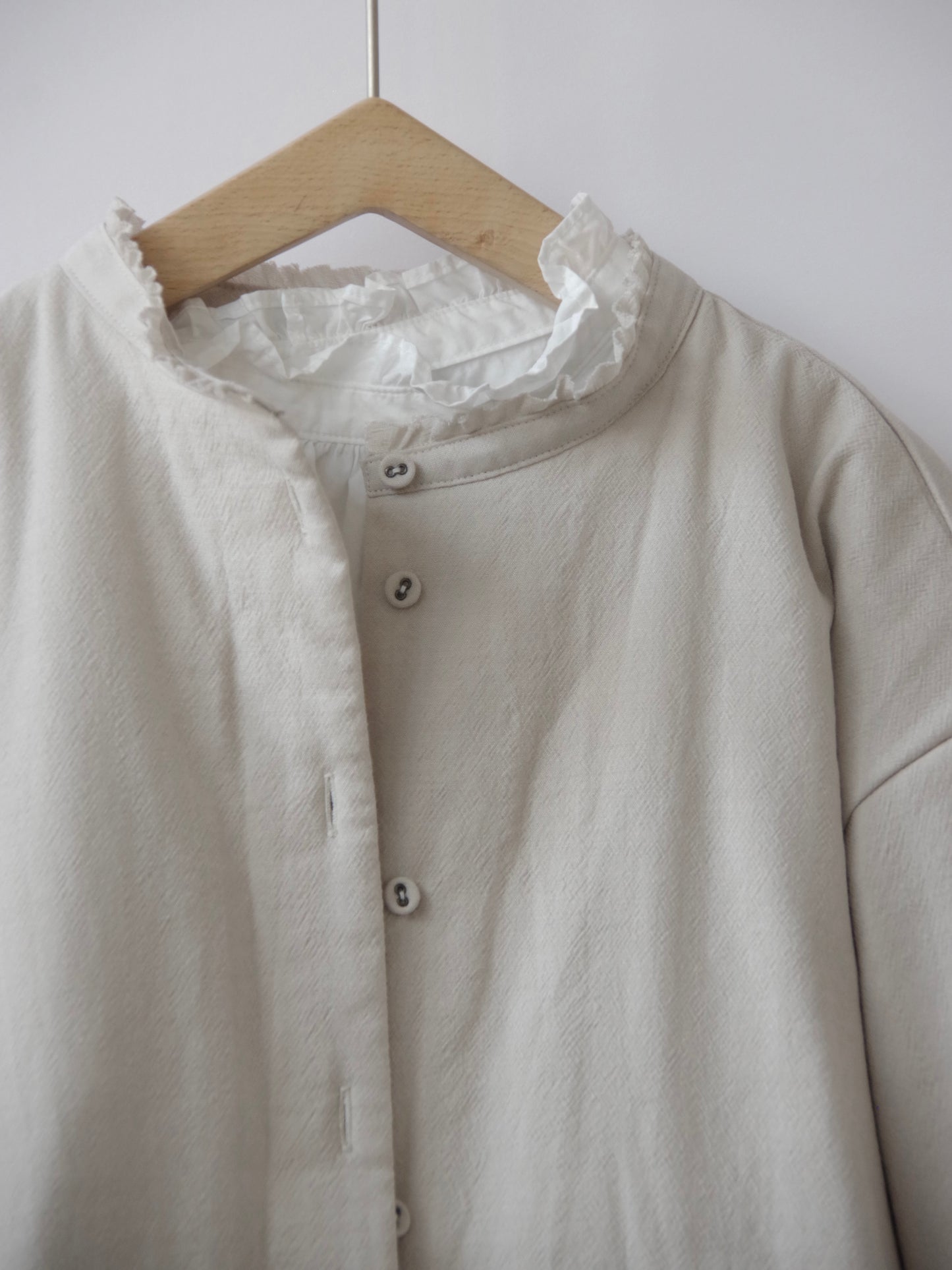 TINY FRILL COLLAR FILLING SHIRT JACKET | Gauze