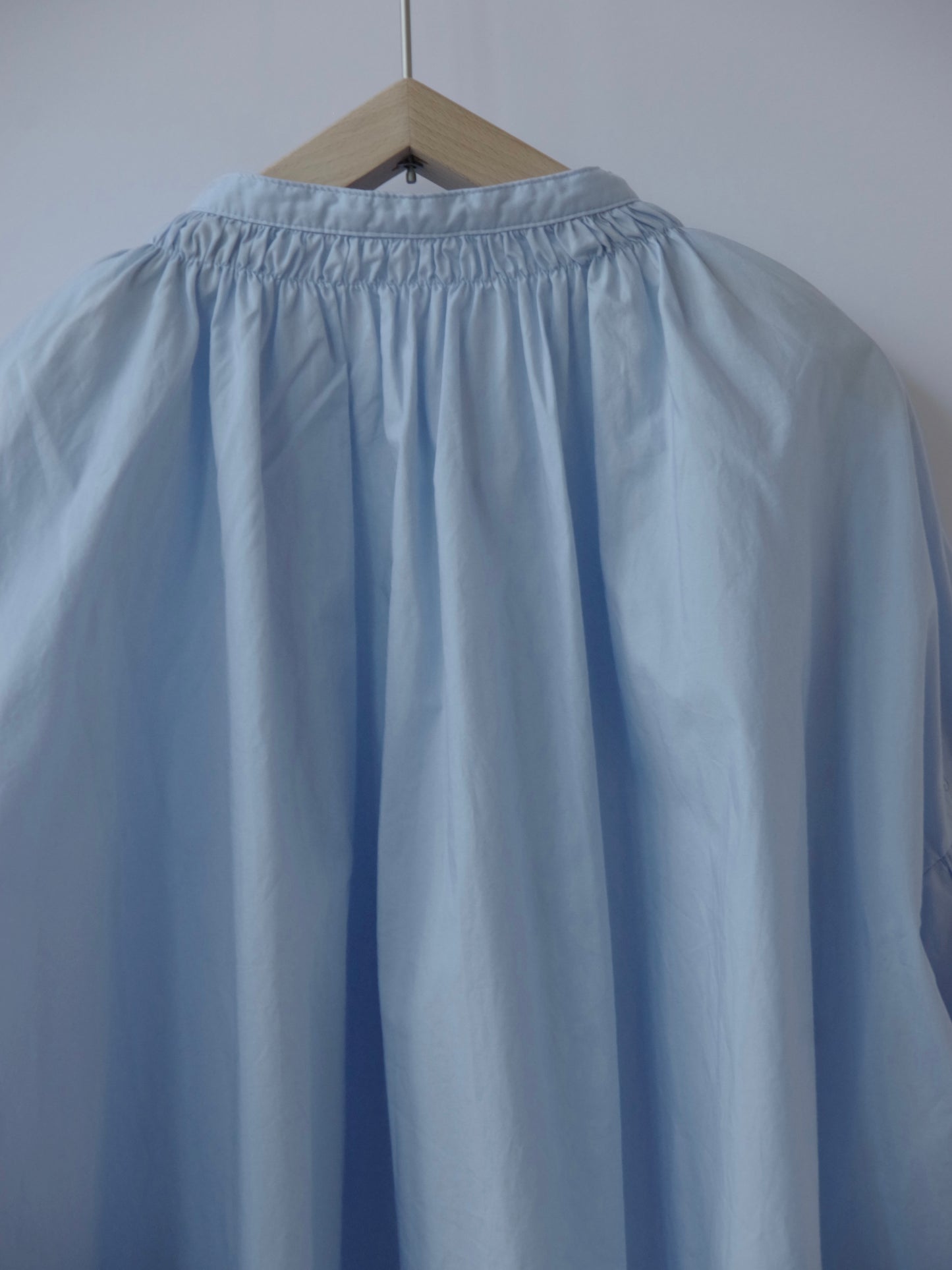 ナチュラルタイプライターロングスリーブトリプルシャーリングブラウス | UNIVERSAL TISSU