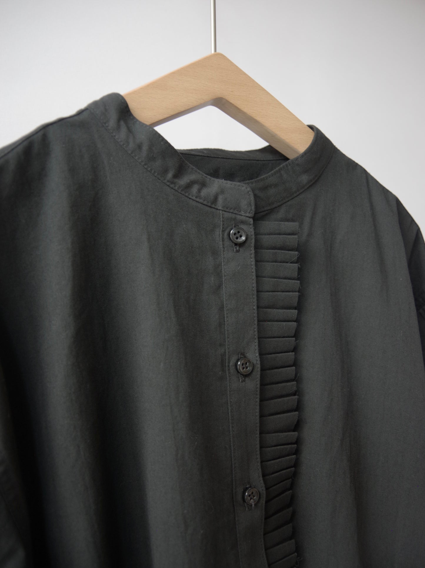 PINTUCK BLOUSE  | sisisi