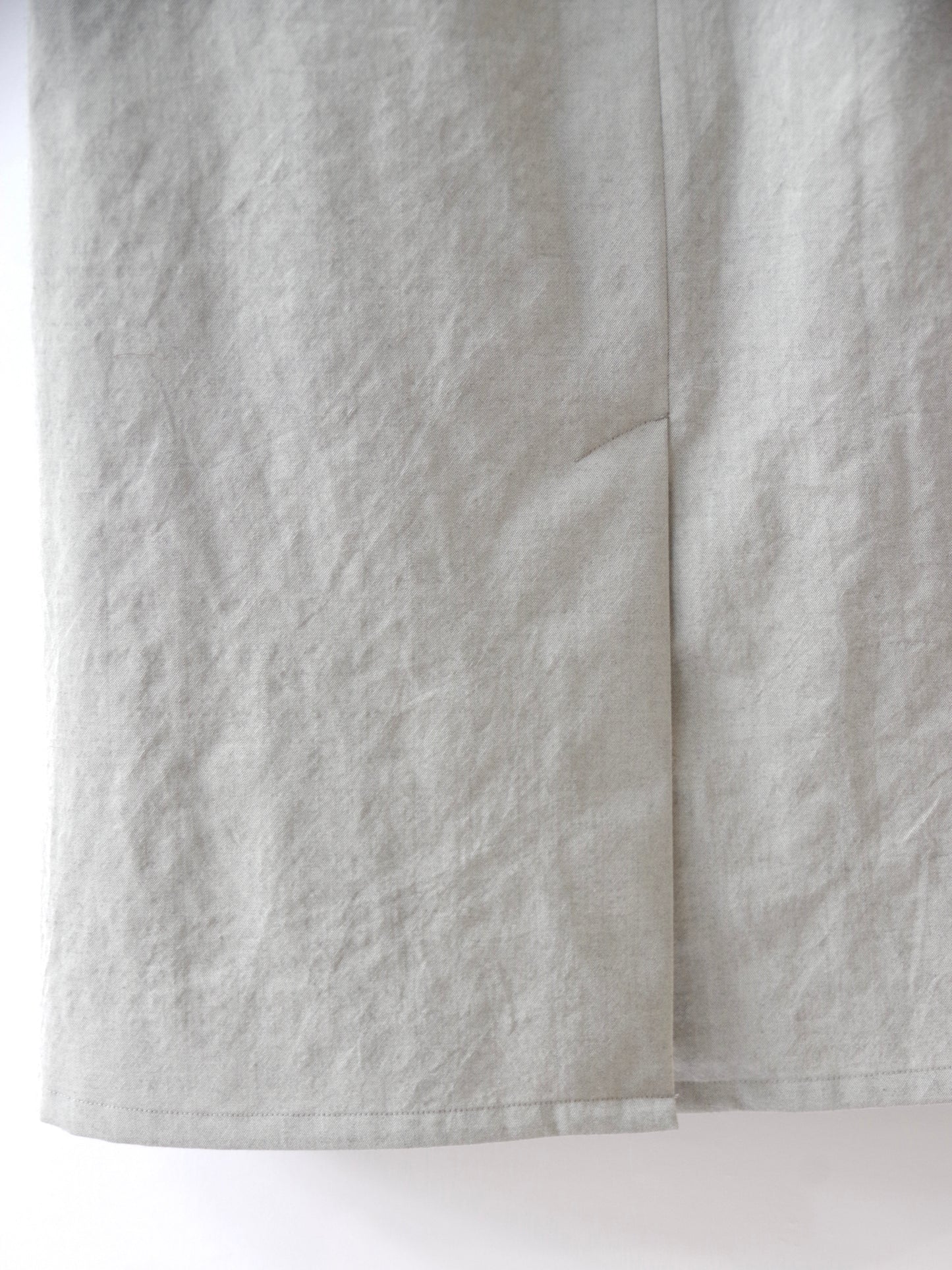 強撚ウールギャバ ボックスタック スカート | iki