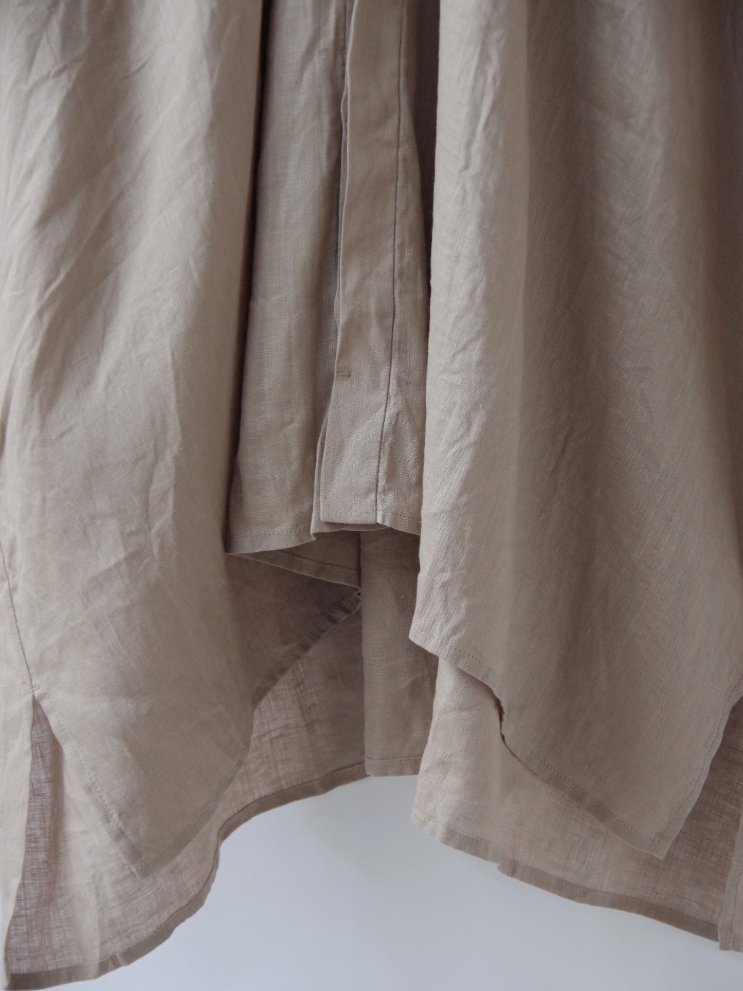 フレンチリネン　比翼あきシャーリングワイドブラウス | UNIVERSAL TISSU