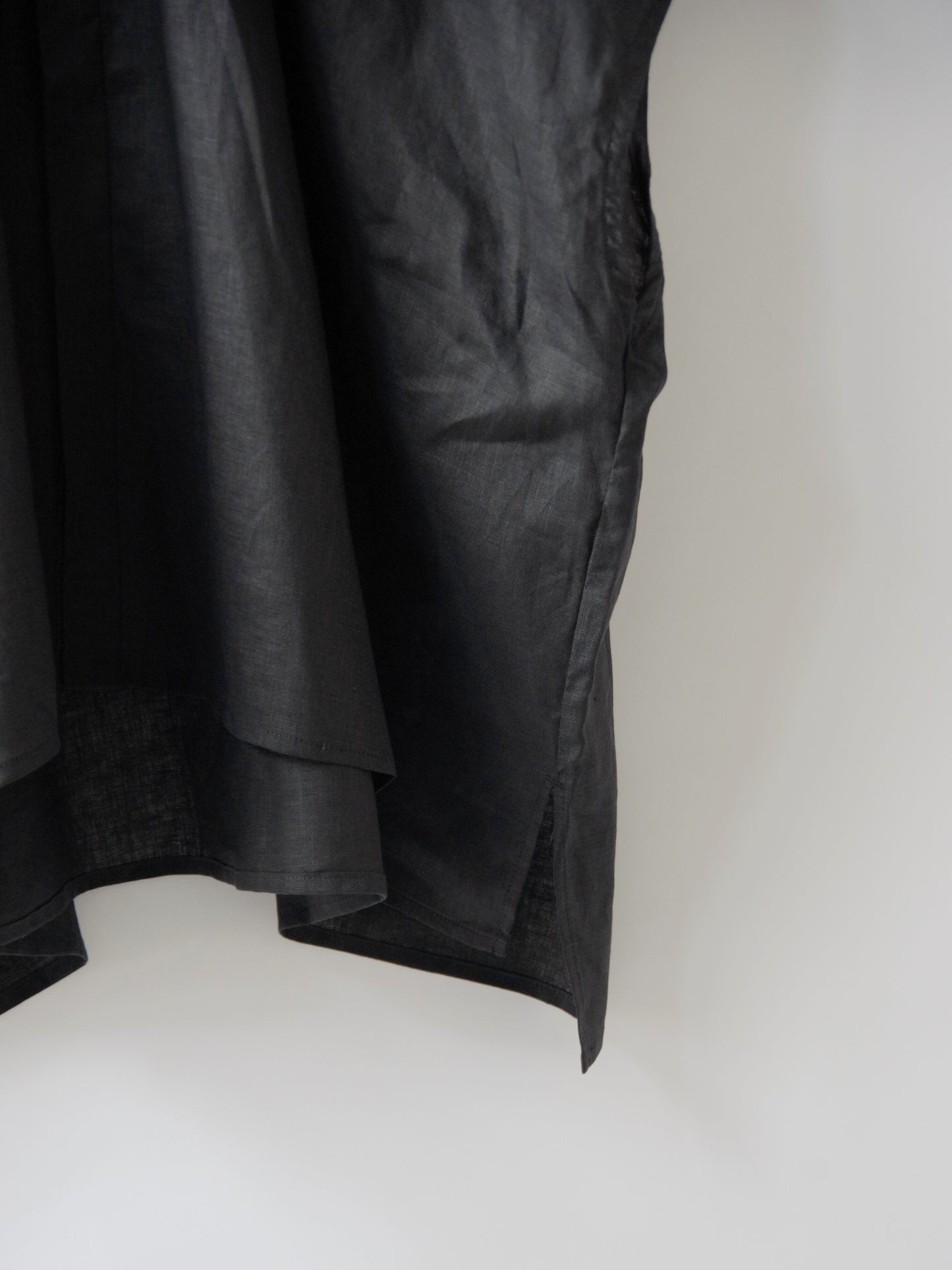 フレンチリネン　比翼あきシャーリングワイドブラウス | UNIVERSAL TISSU