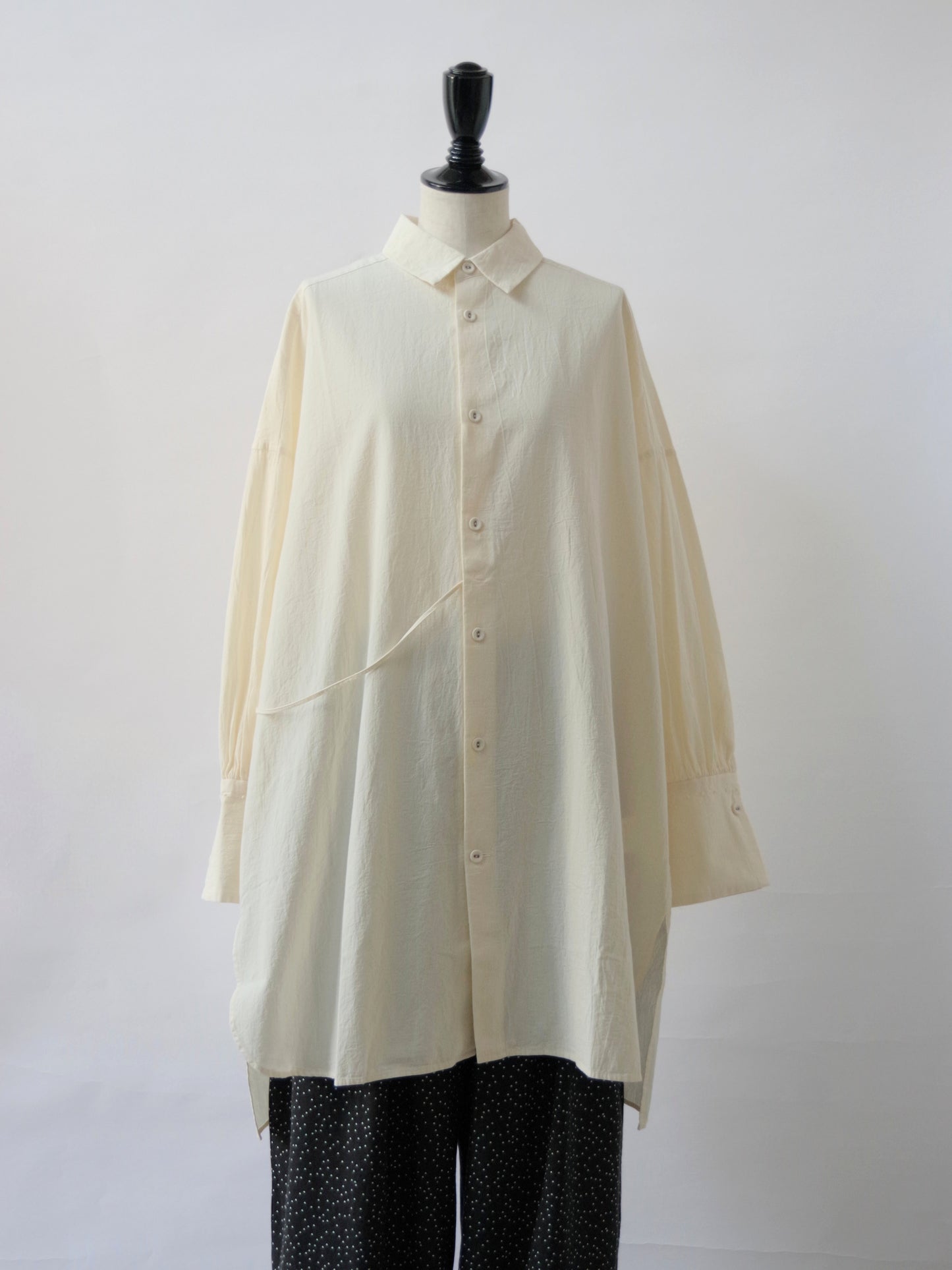 パラムシャツ（バックオープンシャツ） | march april may