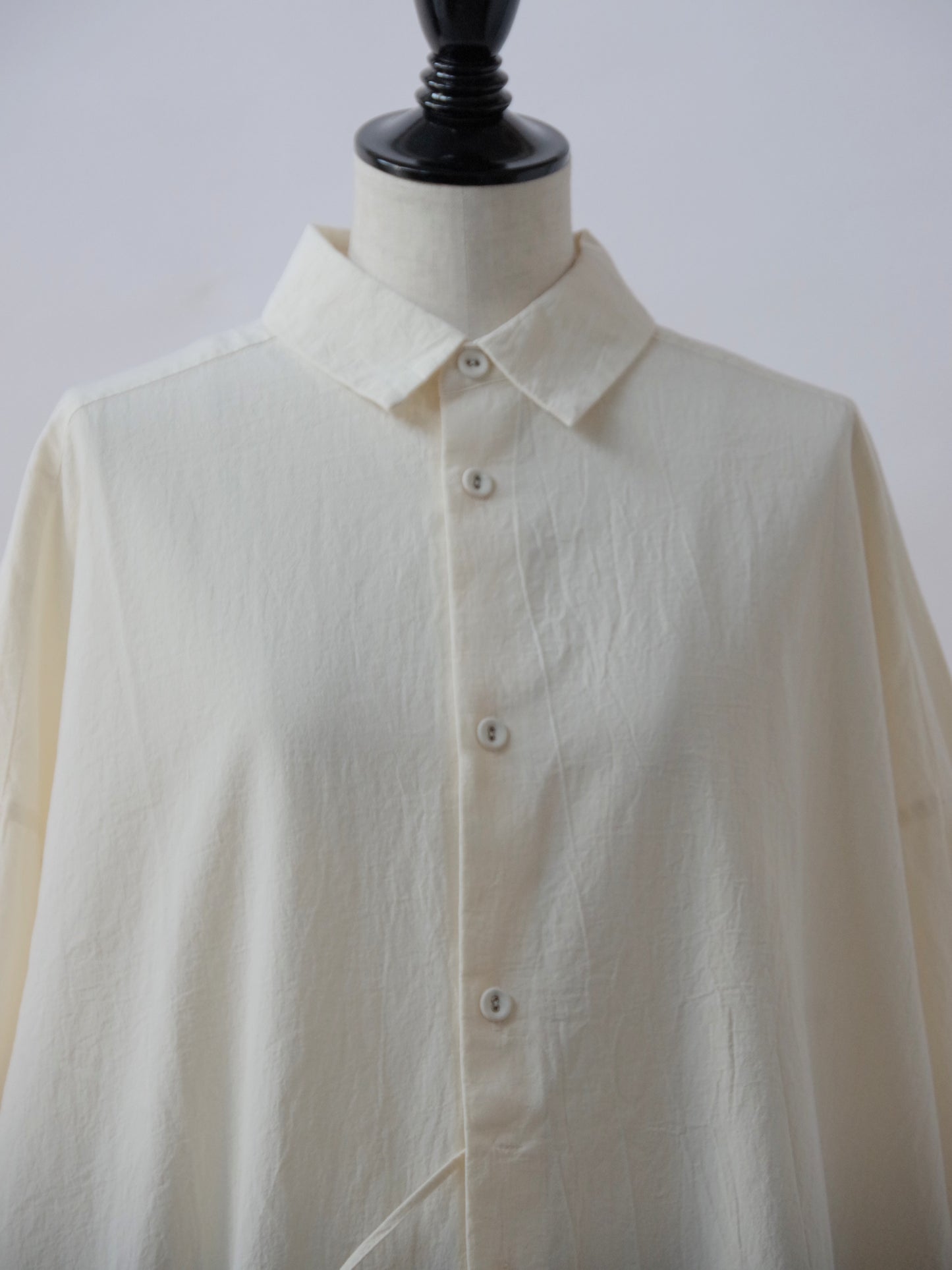 パラムシャツ（バックオープンシャツ） | march april may