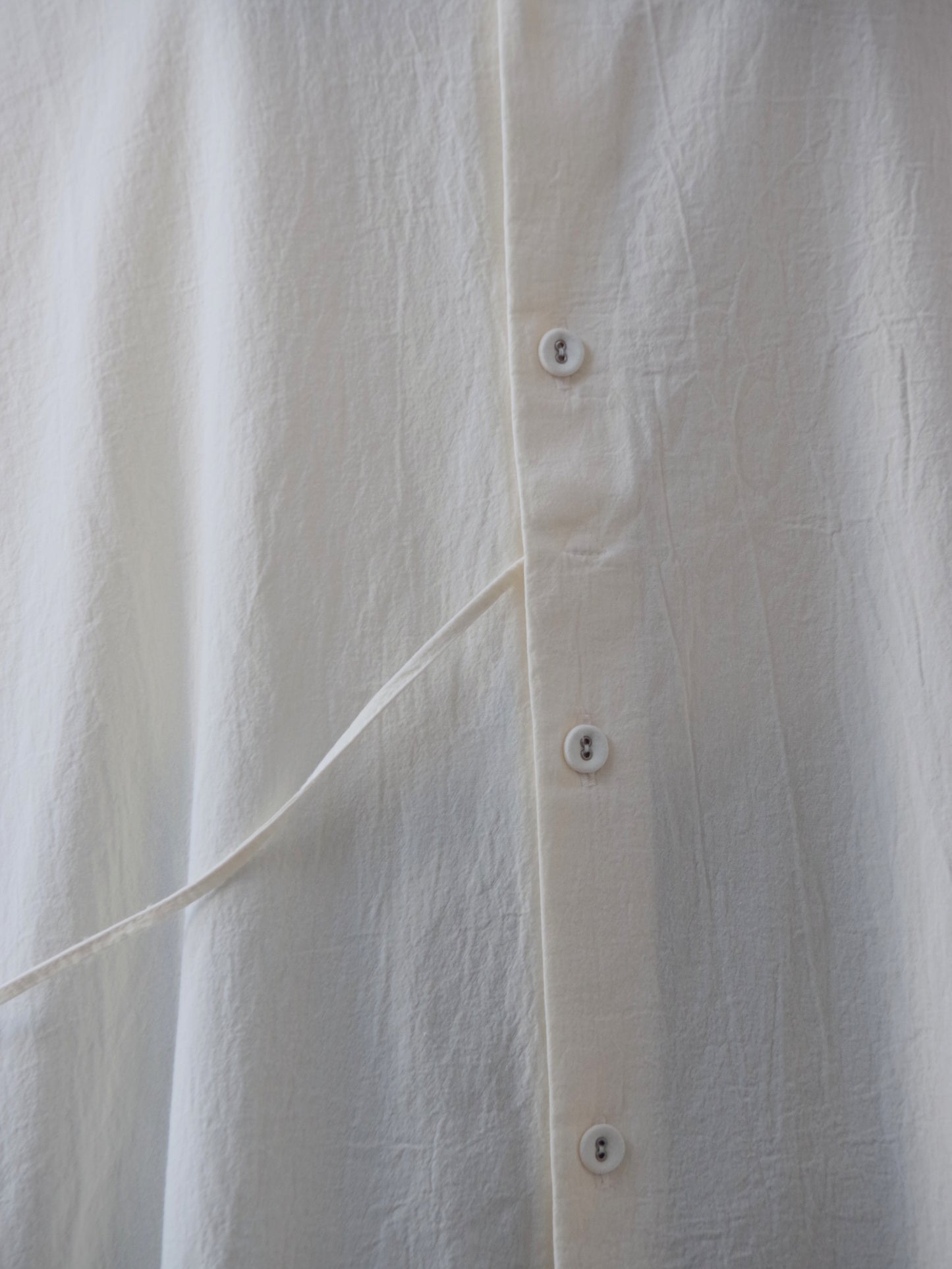 パラムシャツ（バックオープンシャツ） | march april may