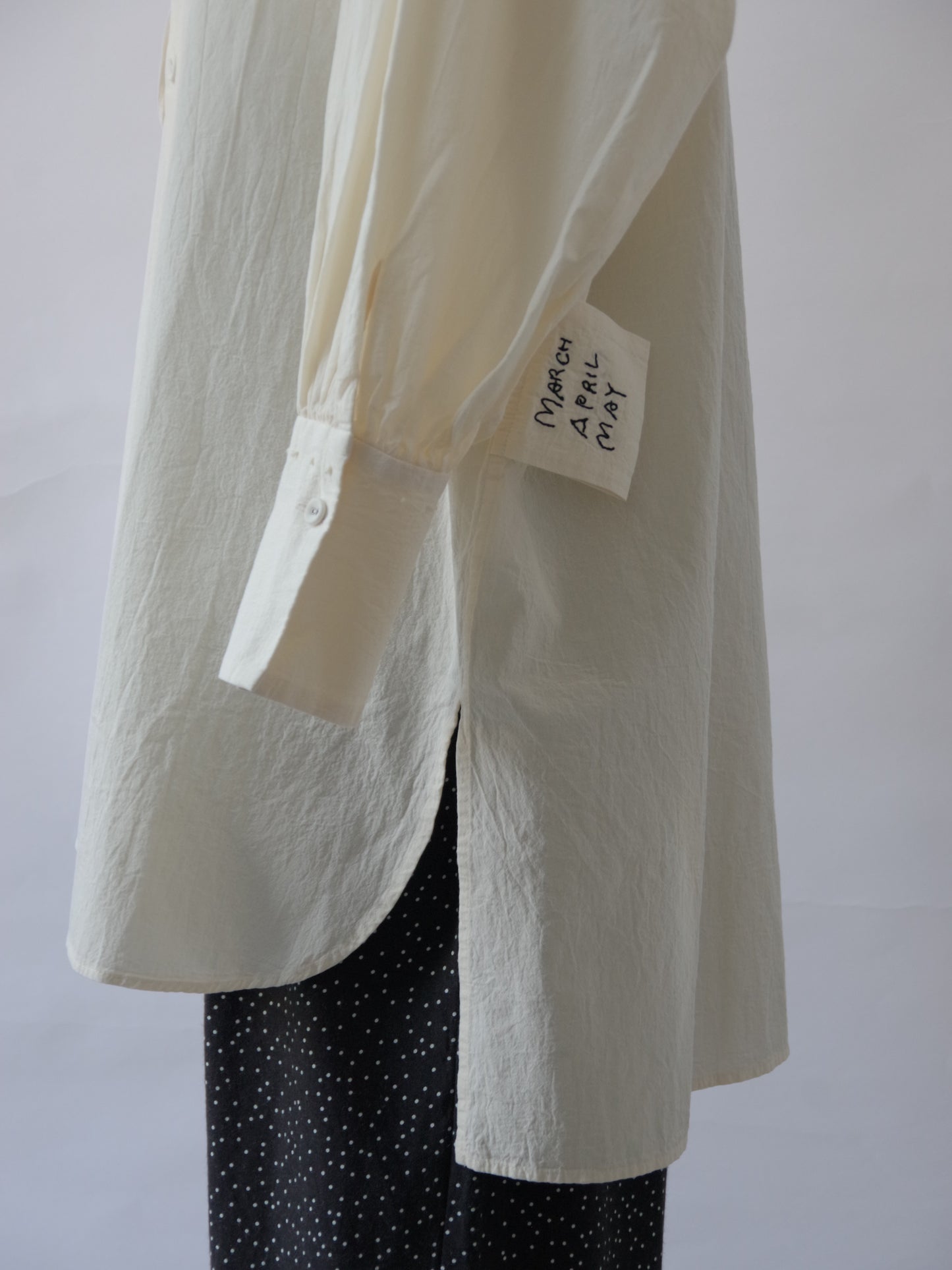 パラムシャツ（バックオープンシャツ） | march april may