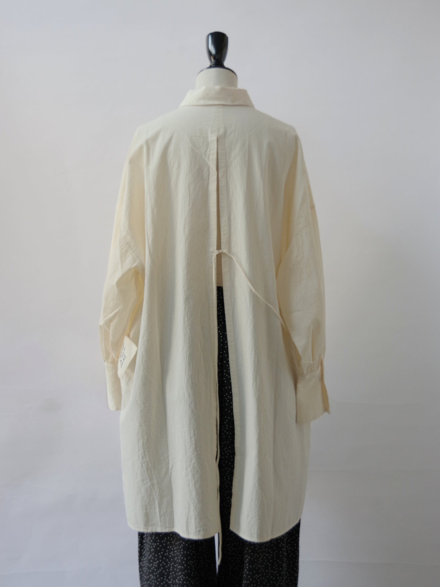 パラムシャツ（バックオープンシャツ） | march april may