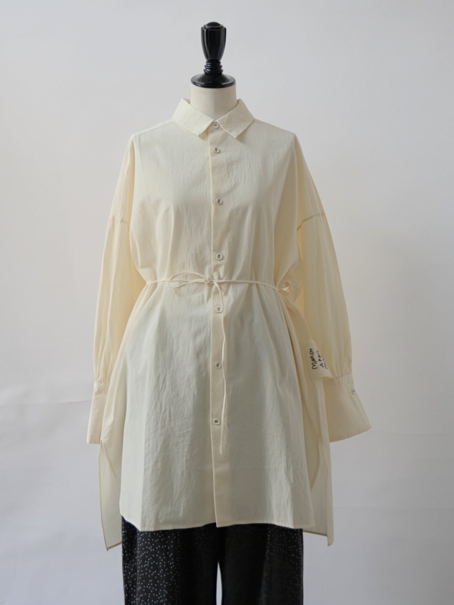 パラムシャツ（バックオープンシャツ） | march april may