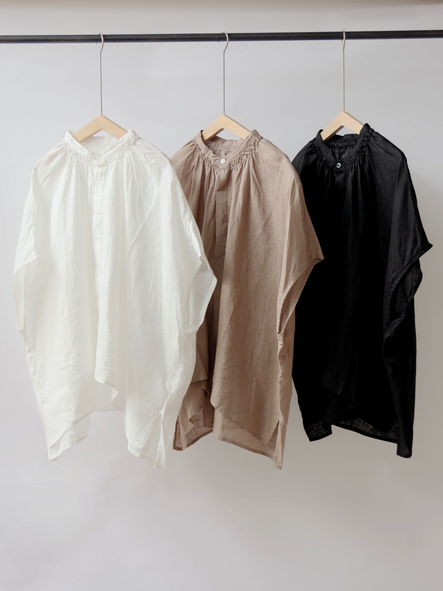 フレンチリネン　比翼あきシャーリングワイドブラウス | UNIVERSAL TISSU