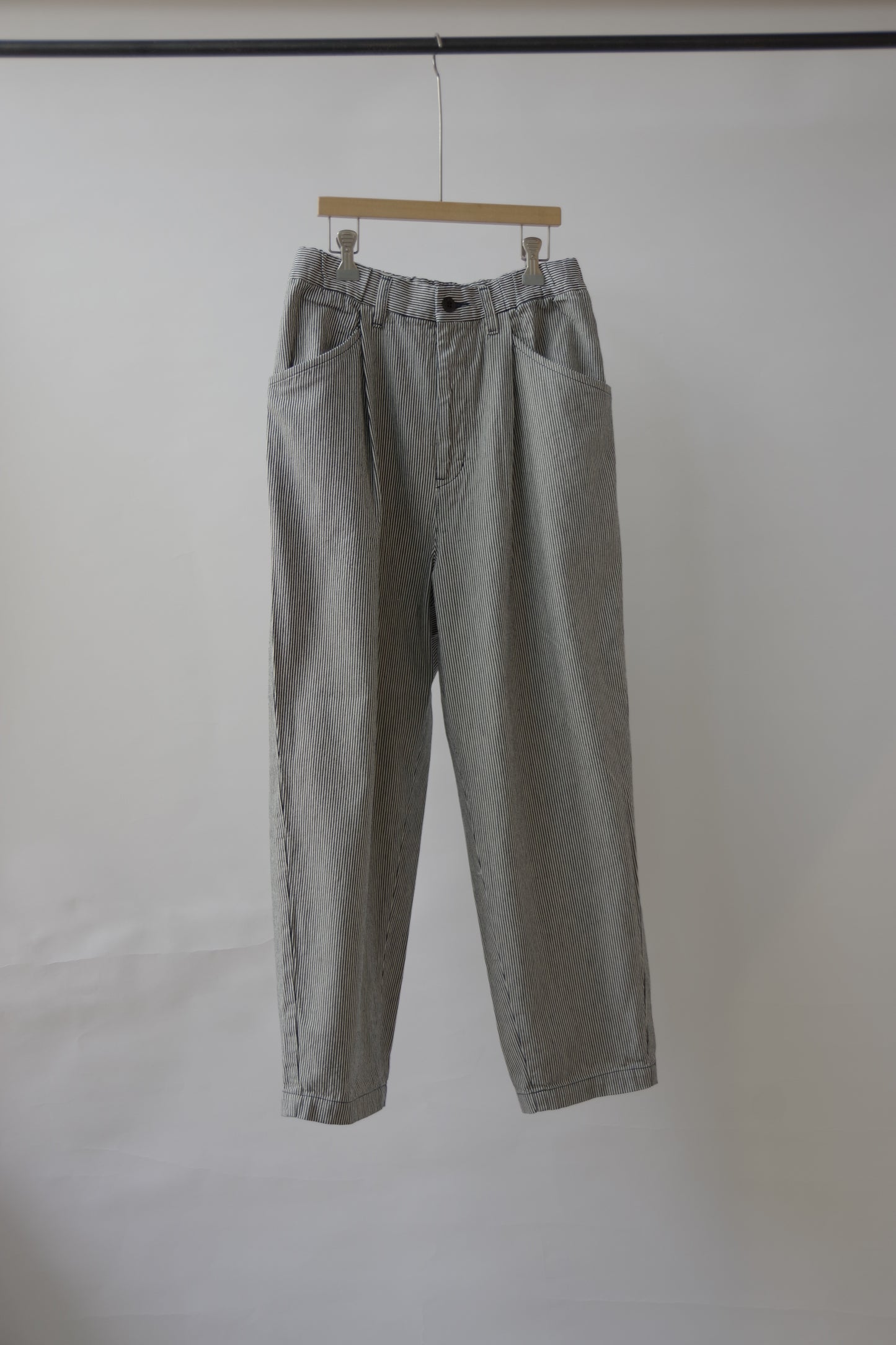 ヒッコリーデニム バレルストレートパンツ | Hands of creation