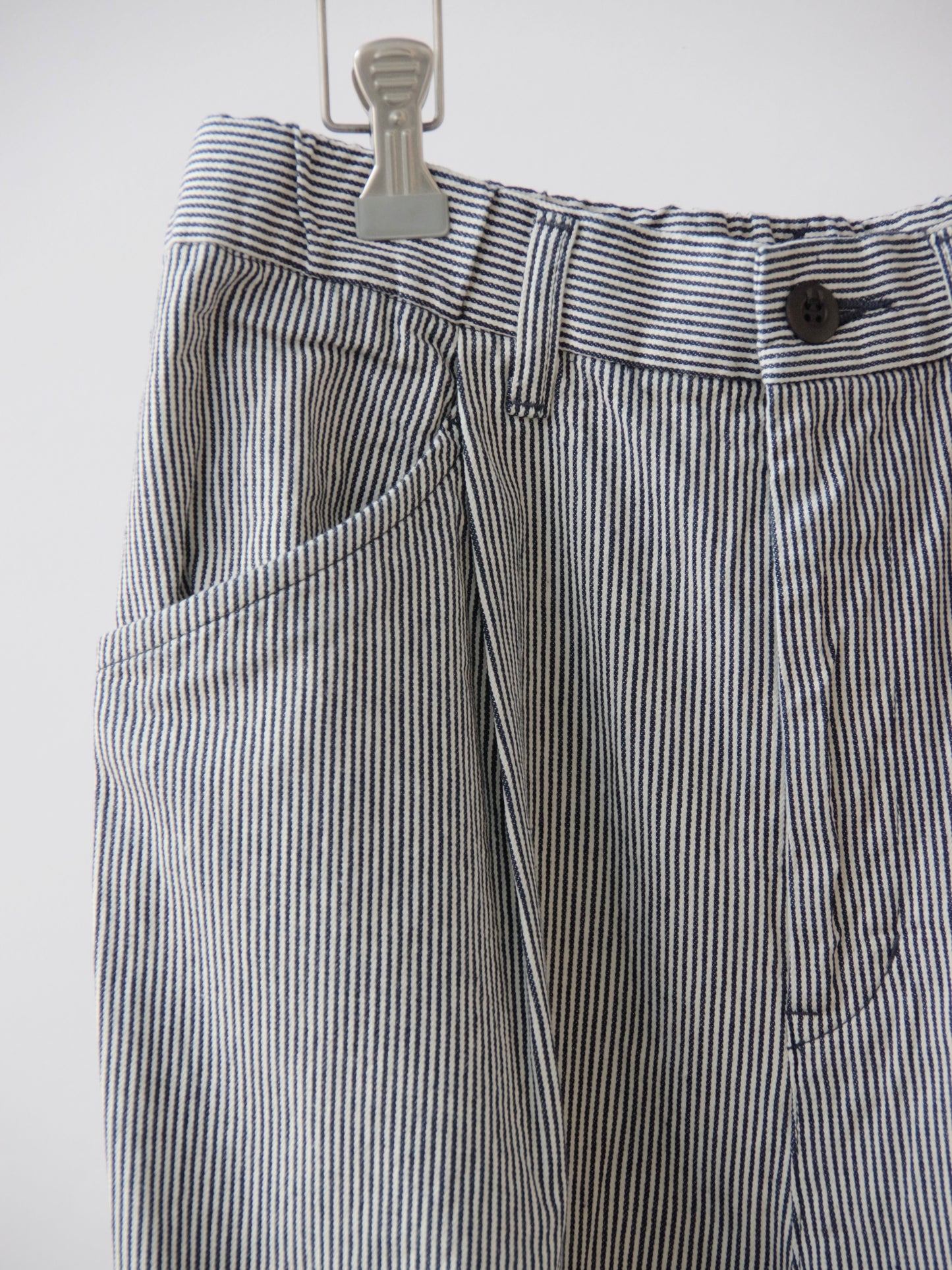 ヒッコリーデニム バレルストレートパンツ | Hands of creation