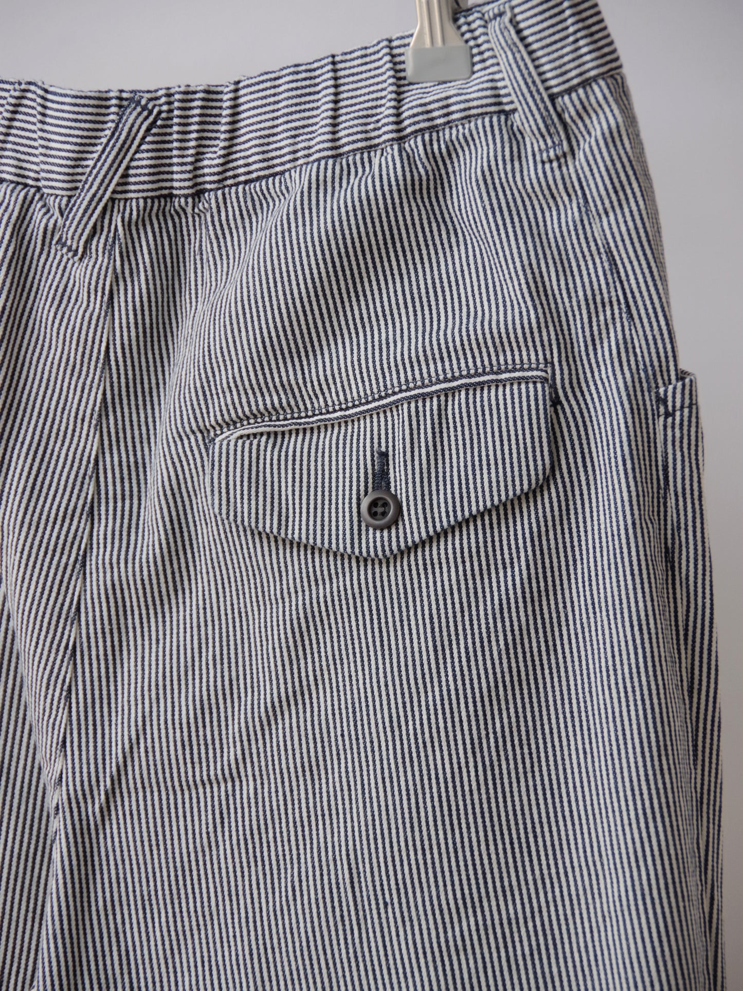 ヒッコリーデニム バレルストレートパンツ | Hands of creation