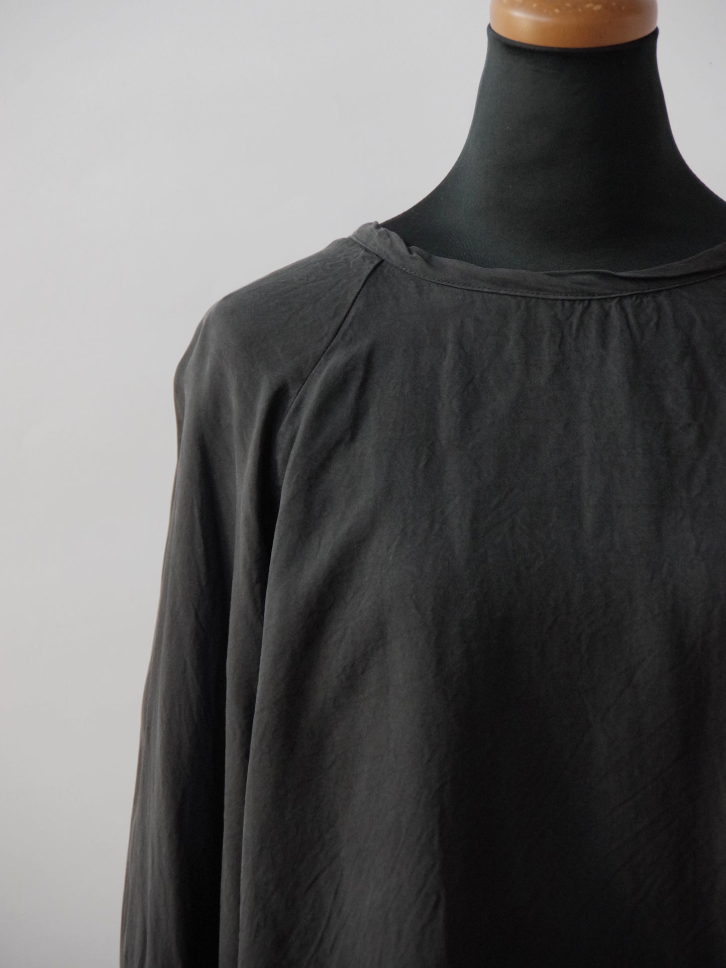 OVERRAP SLEEVE MODERNIST BLOUSE | Gauze
