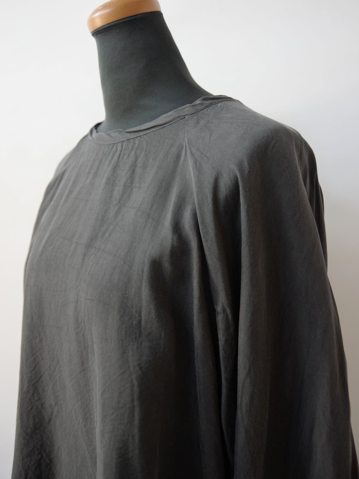 OVERRAP SLEEVE MODERNIST BLOUSE | Gauze