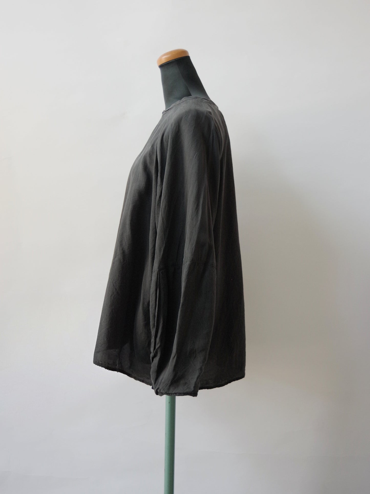 OVERRAP SLEEVE MODERNIST BLOUSE | Gauze