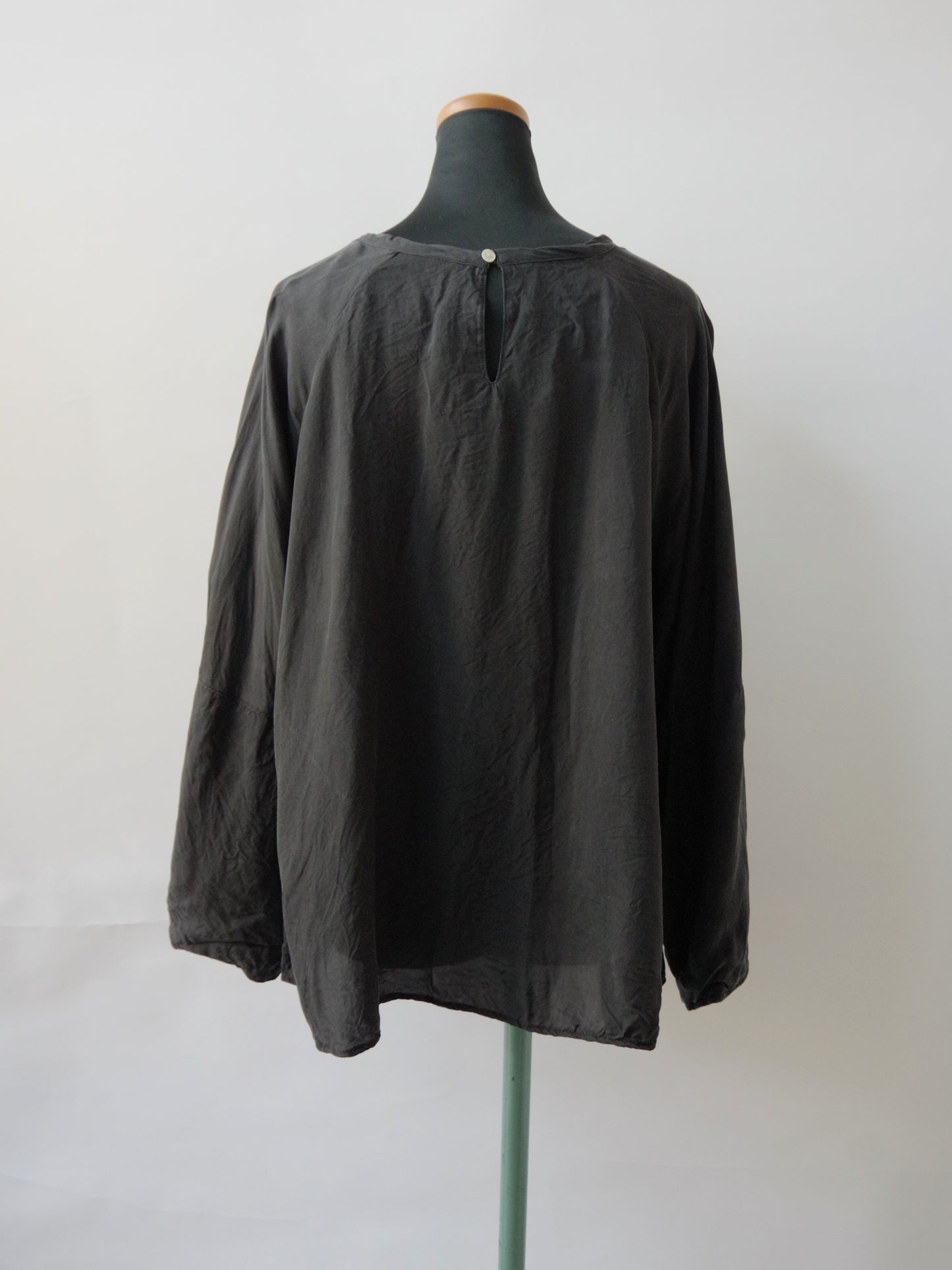 OVERRAP SLEEVE MODERNIST BLOUSE | Gauze