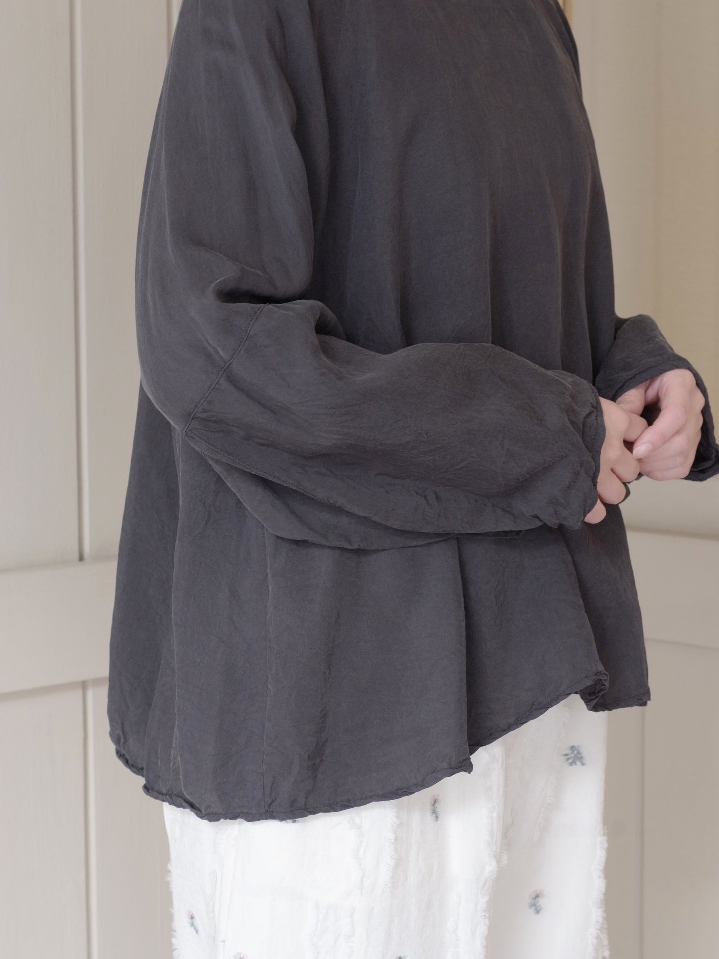 OVERRAP SLEEVE MODERNIST BLOUSE | Gauze