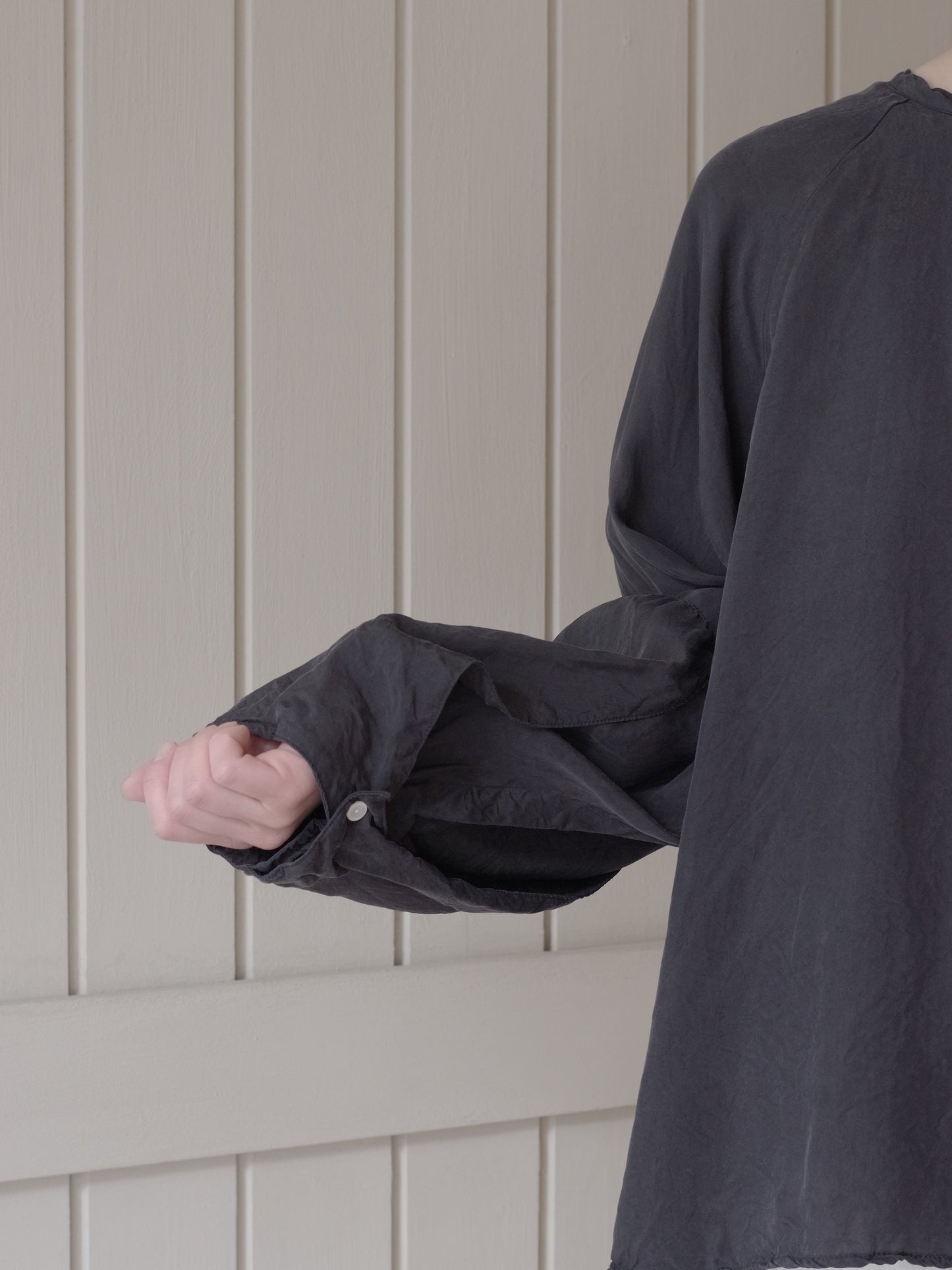 OVERRAP SLEEVE MODERNIST BLOUSE | Gauze