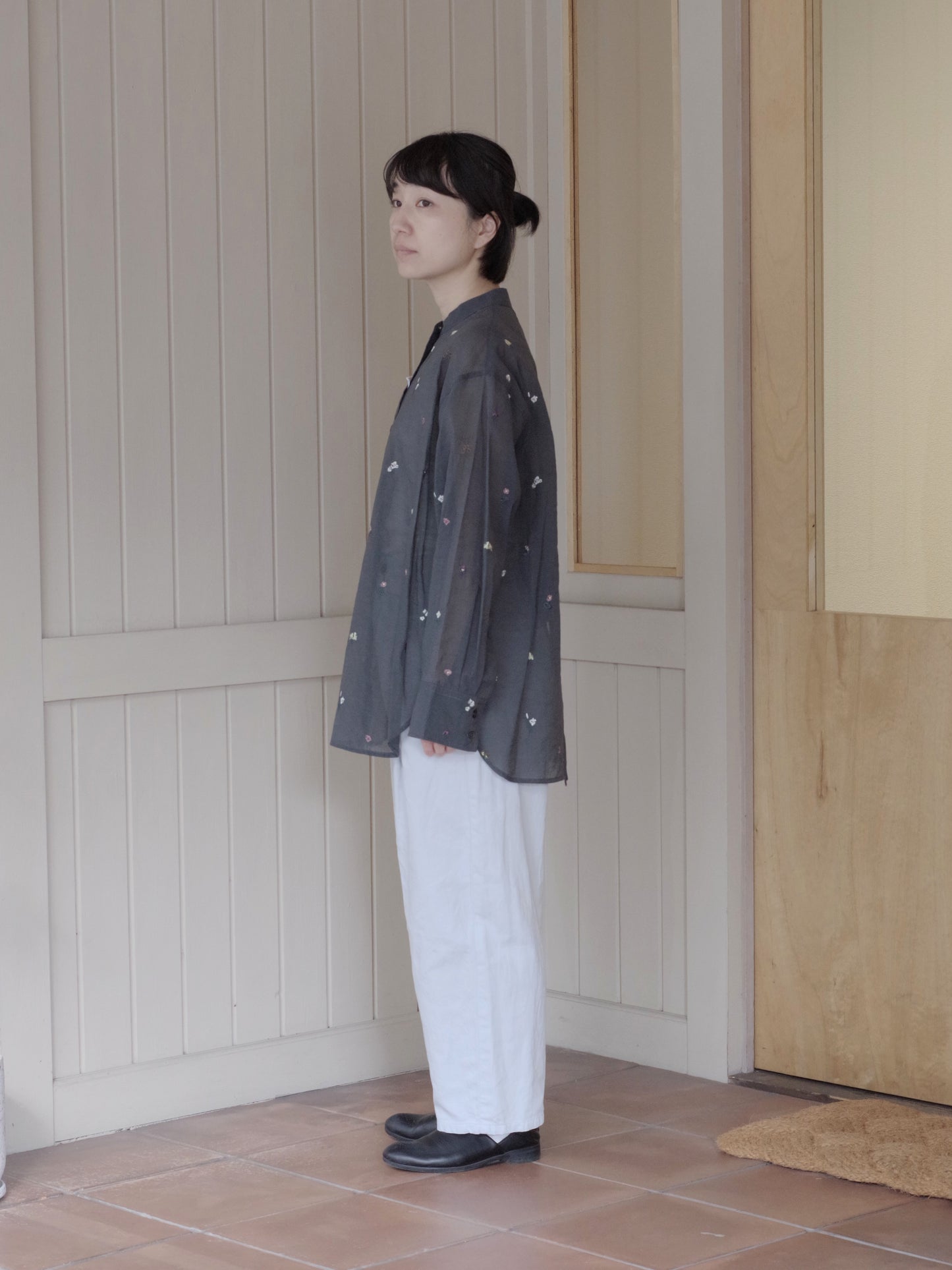 コットン/ナイロン sheer floral刺繍 moe sleeves シャツ | yuni