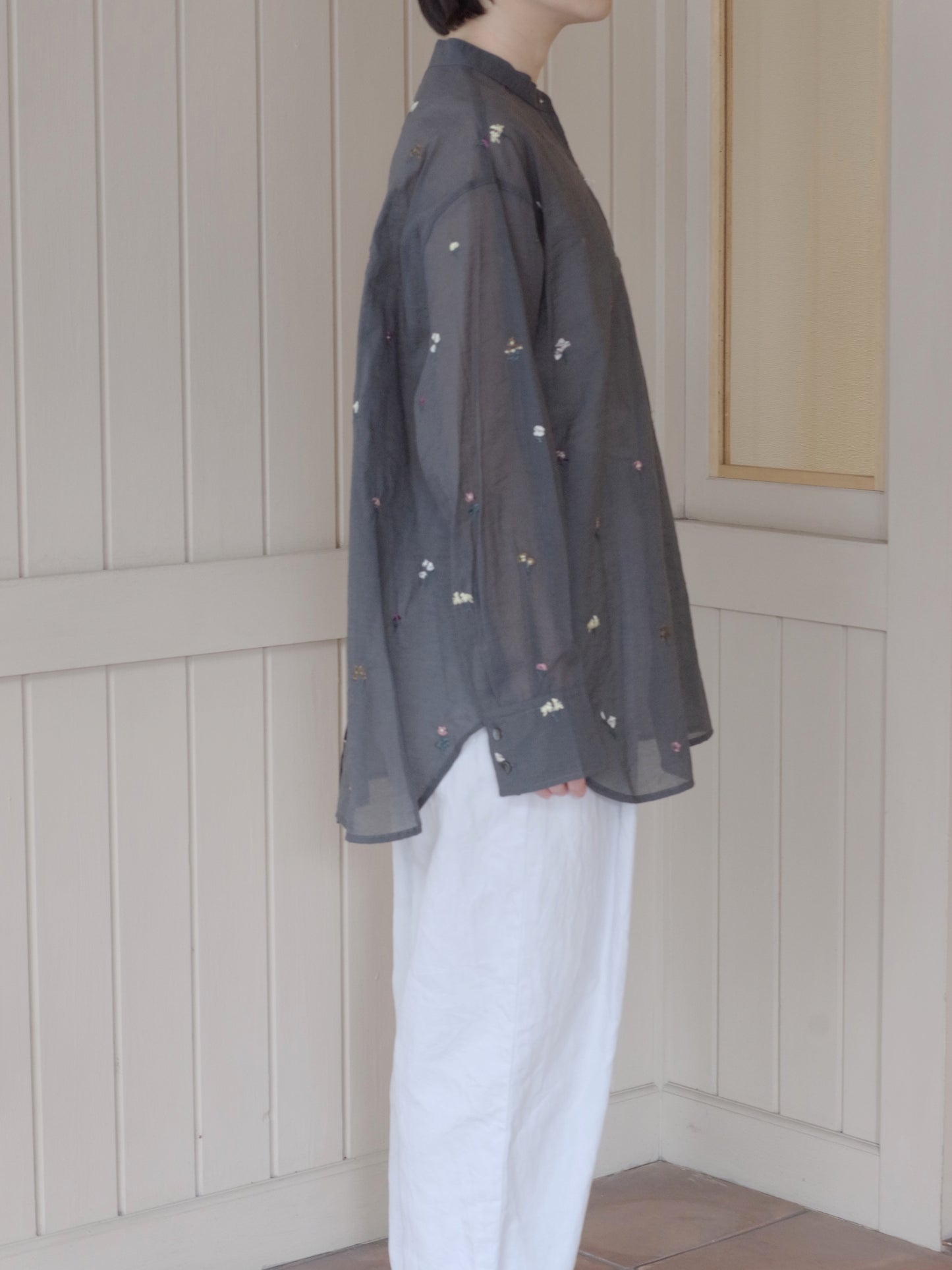 コットン/ナイロン sheer floral刺繍 moe sleeves シャツ | yuni