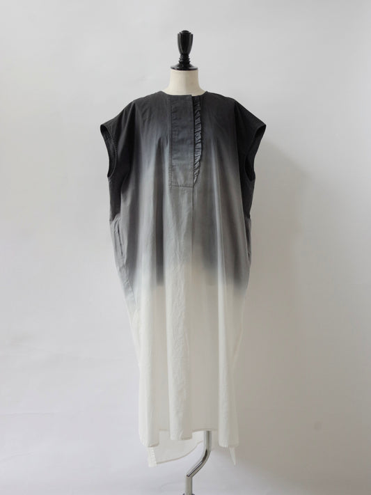 BLACK GRADEIENT FRILL DRESS | sisisi