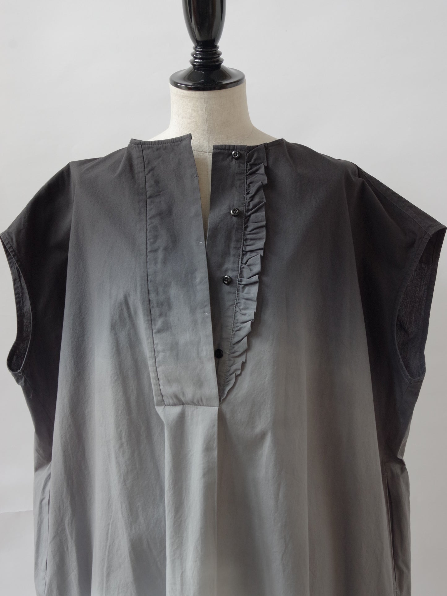 BLACK GRADEIENT FRILL DRESS | sisisi