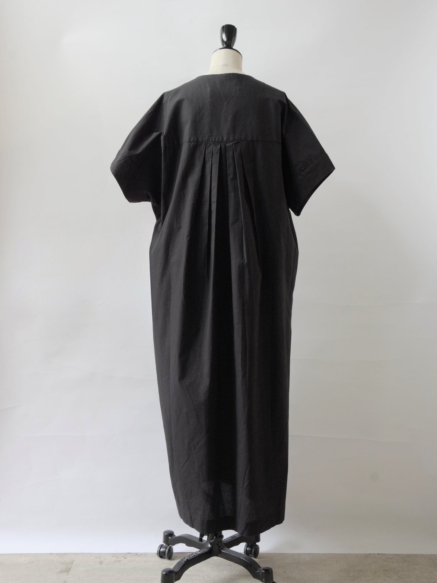 PINTUCK DRESS  | sisisi