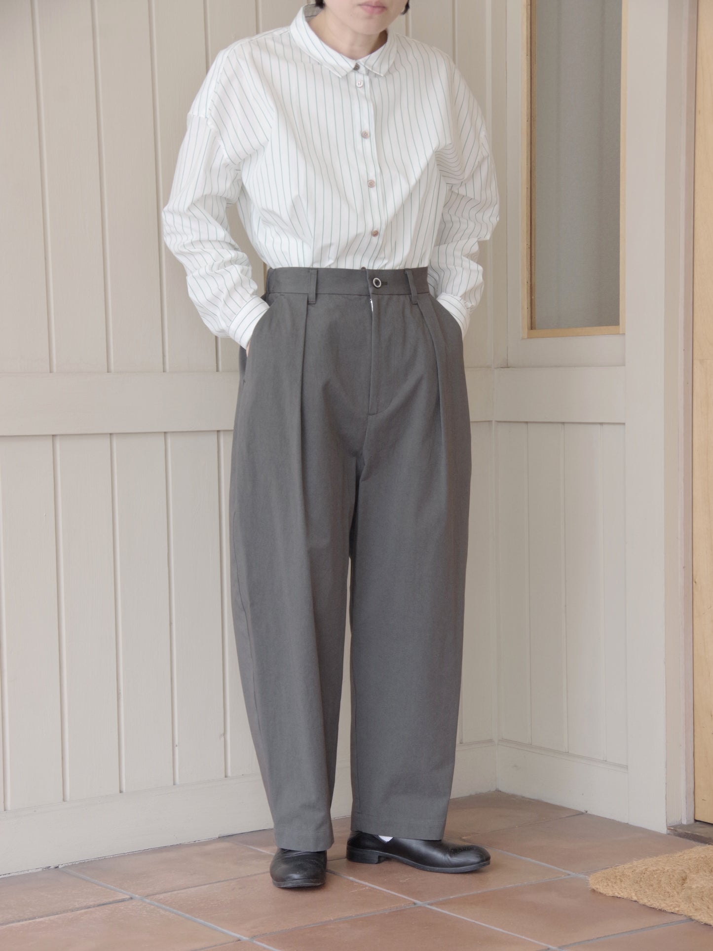 コットンツイル タックパンツ | atelier naruse