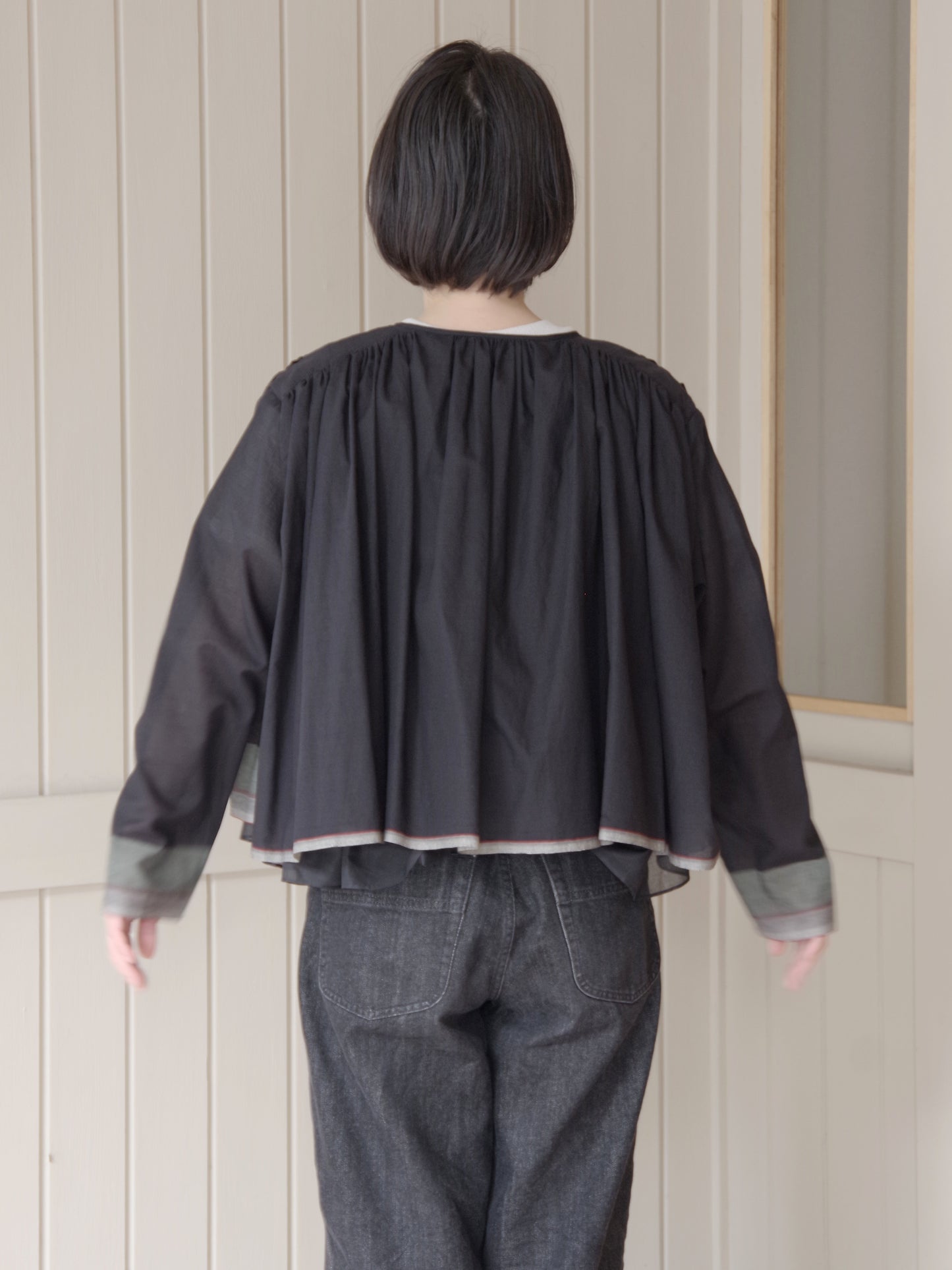 カディ ブラウス | Heriter