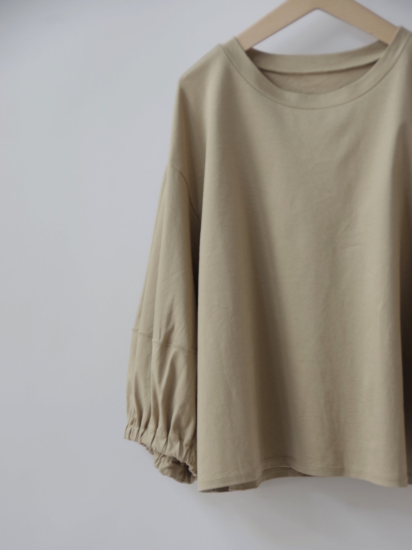 ハイパワーポンチ baloon sleeves プルオーバー | yuni