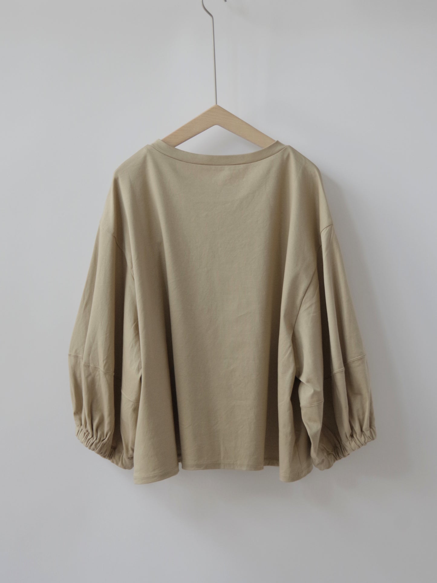 ハイパワーポンチ baloon sleeves プルオーバー | yuni