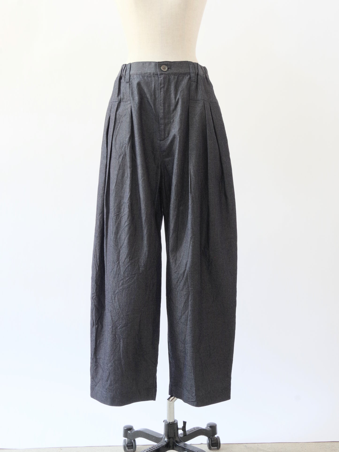 5.4ozデニム サイドタックパンツ | UNIVERSAL TISSU