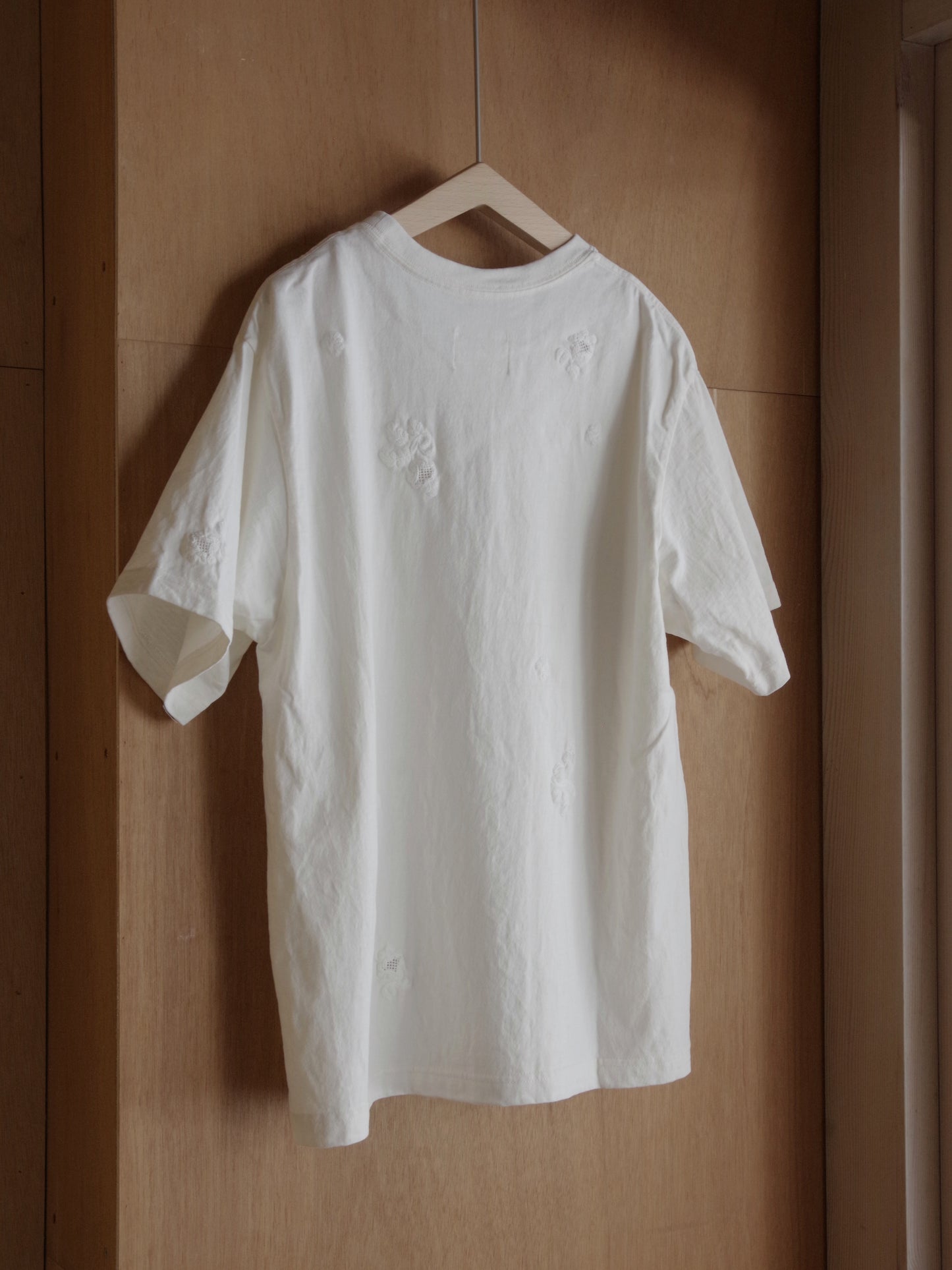 antique chain embroidery Tシャツ| qiri